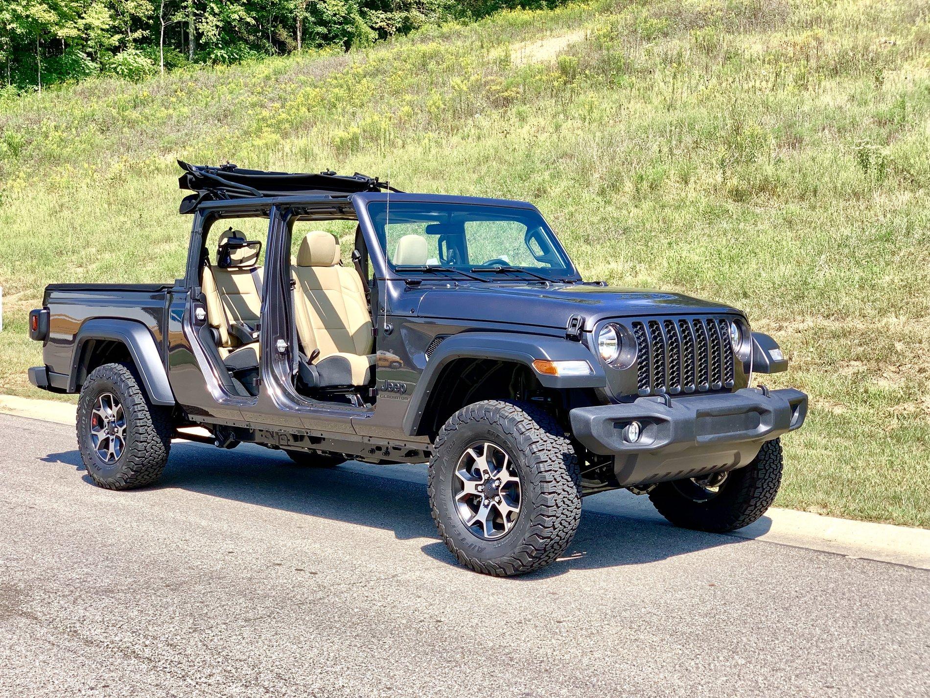 Jeep Gladiator Pictures of 33s and 35s 971FCE96-F758-4801-9A34-428DA7B2B240