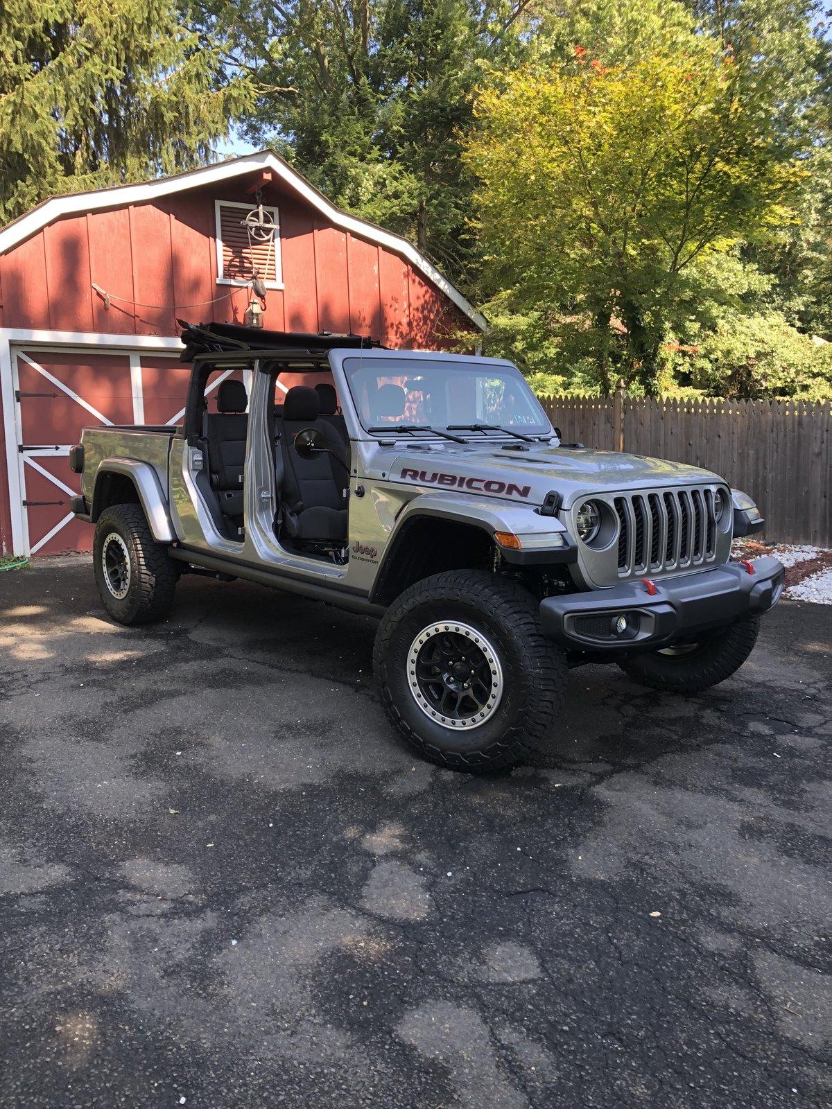 Jeep Gladiator Nude Gladiators (no doors/tops) - pics please klfYws1TRk2QwjJ6ZSEXpw