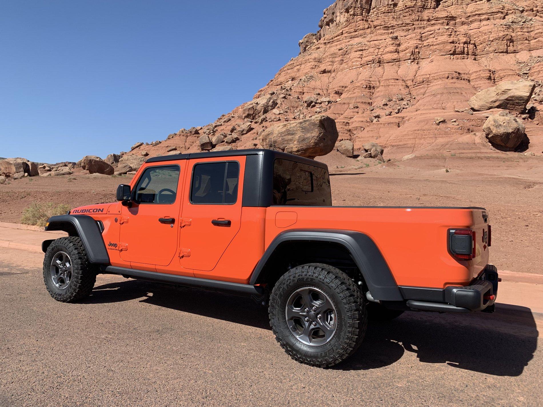 Jeep Gladiator Body Color or Black Fender Flares? 75C2A29A-4EF1-45A3-BE7A-5974F31D7D6D