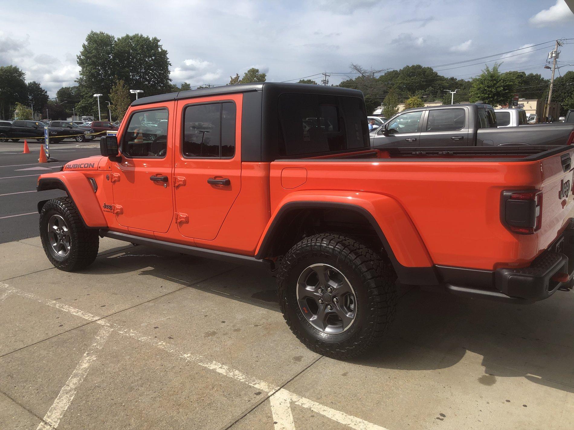 Jeep Gladiator PUNK'N Gladiator JT Club 8C476F65-3D16-4A01-BA35-3250176C6EFE