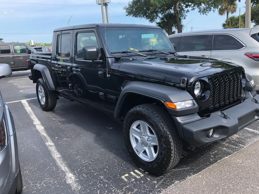 Jeep Gladiator @trunchbull_  the gladiator build 58394264786__D03E547A-4D28-450B-89E6-8C44484E6817.JPG