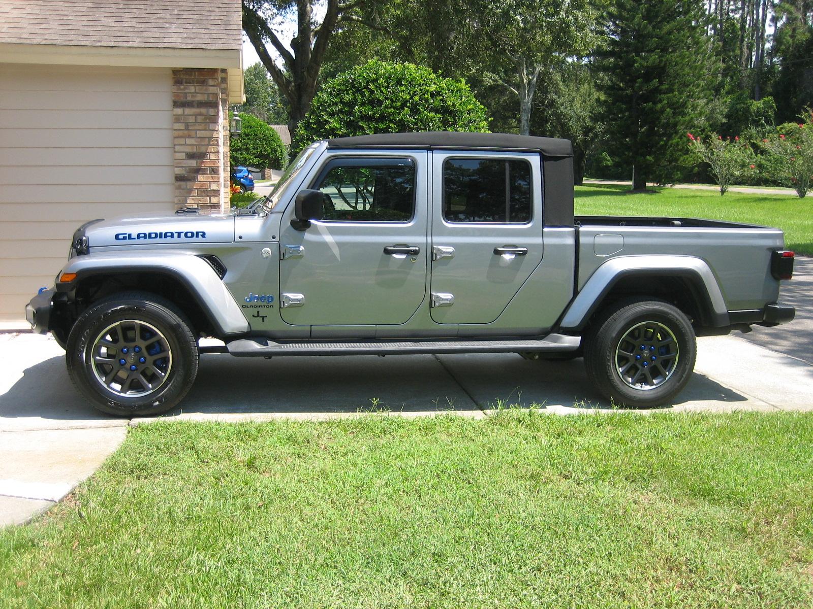 Jeep Gladiator BILLET SILVER Gladiator JT Club D03B1EC7-D3E9-4D30-B21D-9EB8DAABF858