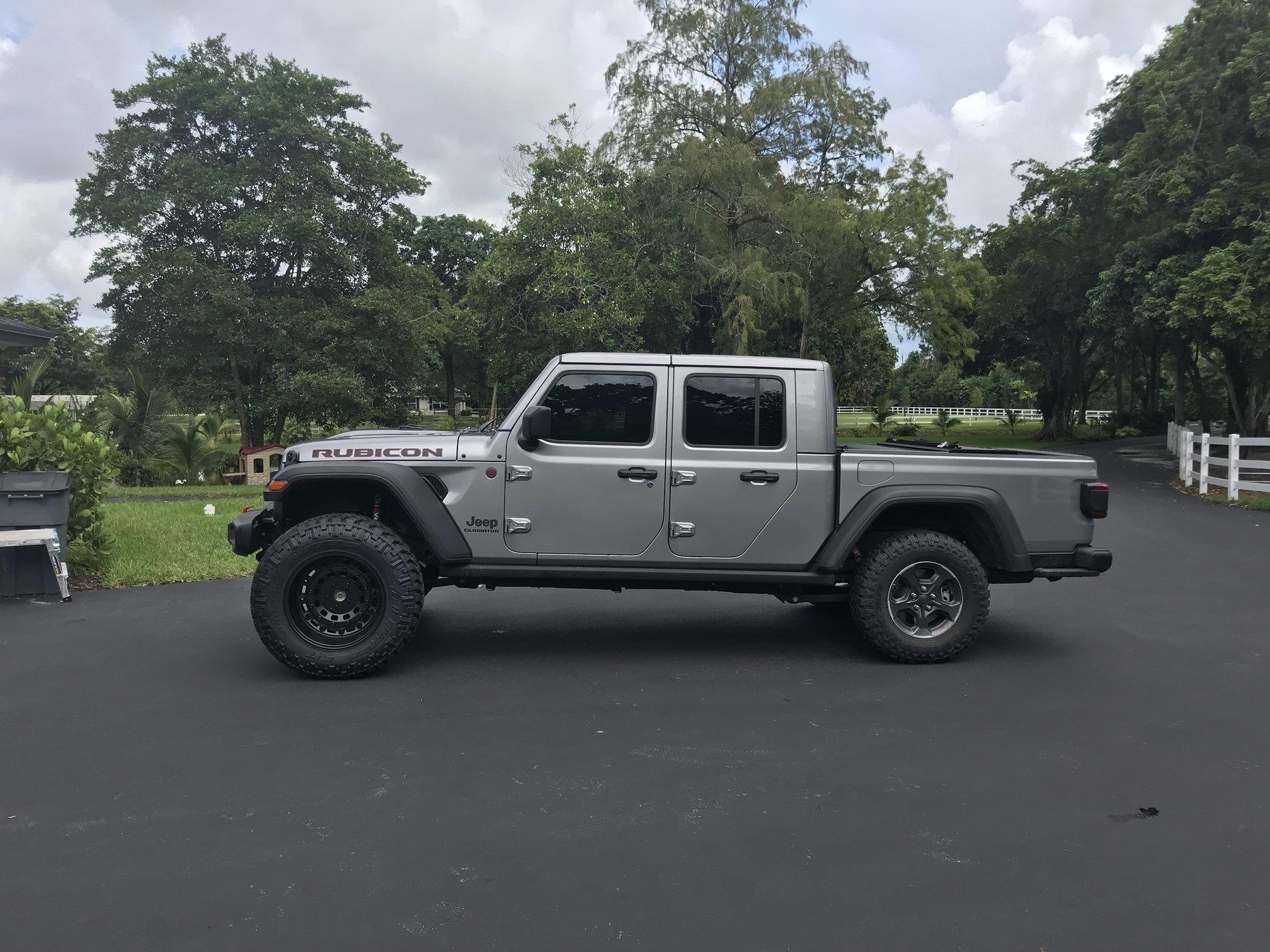 Jeep Gladiator 37” mid grappler- 20x12 arsenal- 2” level 6C419170-E386-449B-BF54-3DFE700C4613