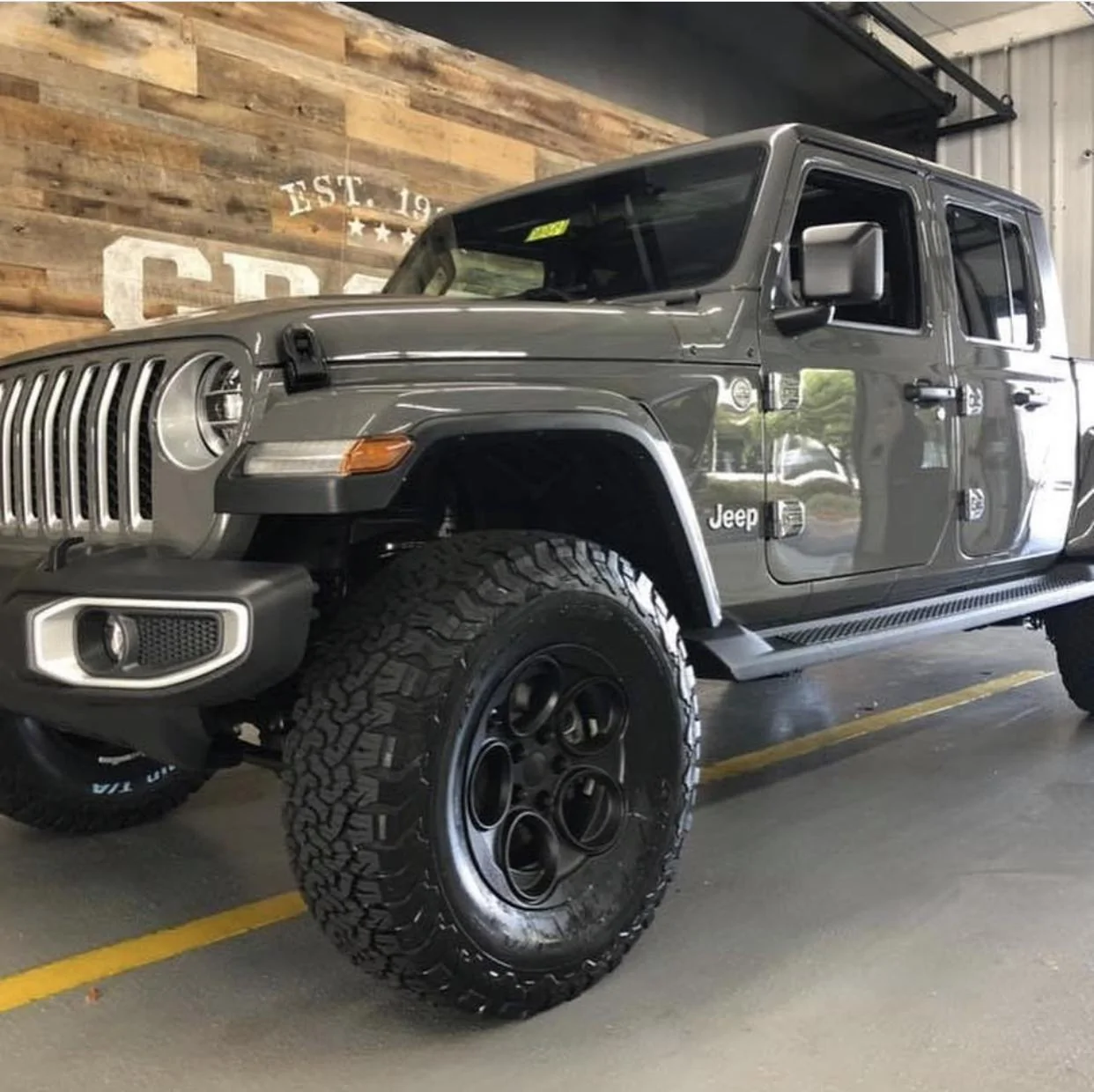 Jeep Gladiator STING GRAY Gladiator JT Club 1A990354-39FC-4D4B-A1E4-02673FB4FC96