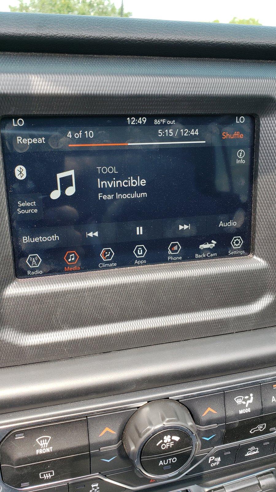 Jeep Gladiator Fast forward function with Android Auto and Google Play Music 20190911_124944