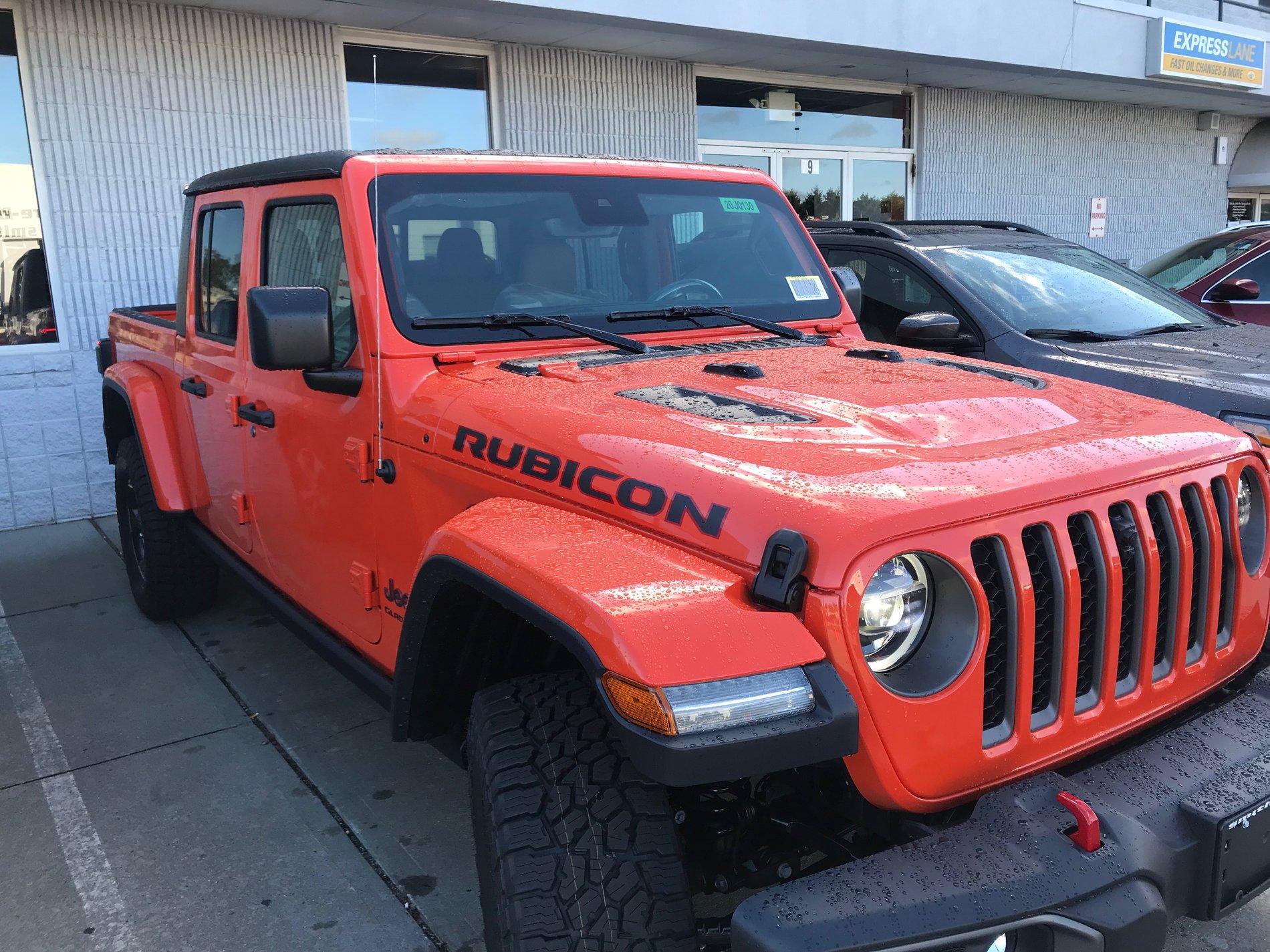 Jeep Gladiator First Punk'n Gladiators have rolled off assembly line ABF7CFF1-C342-470E-B898-CC6F2838B2DC