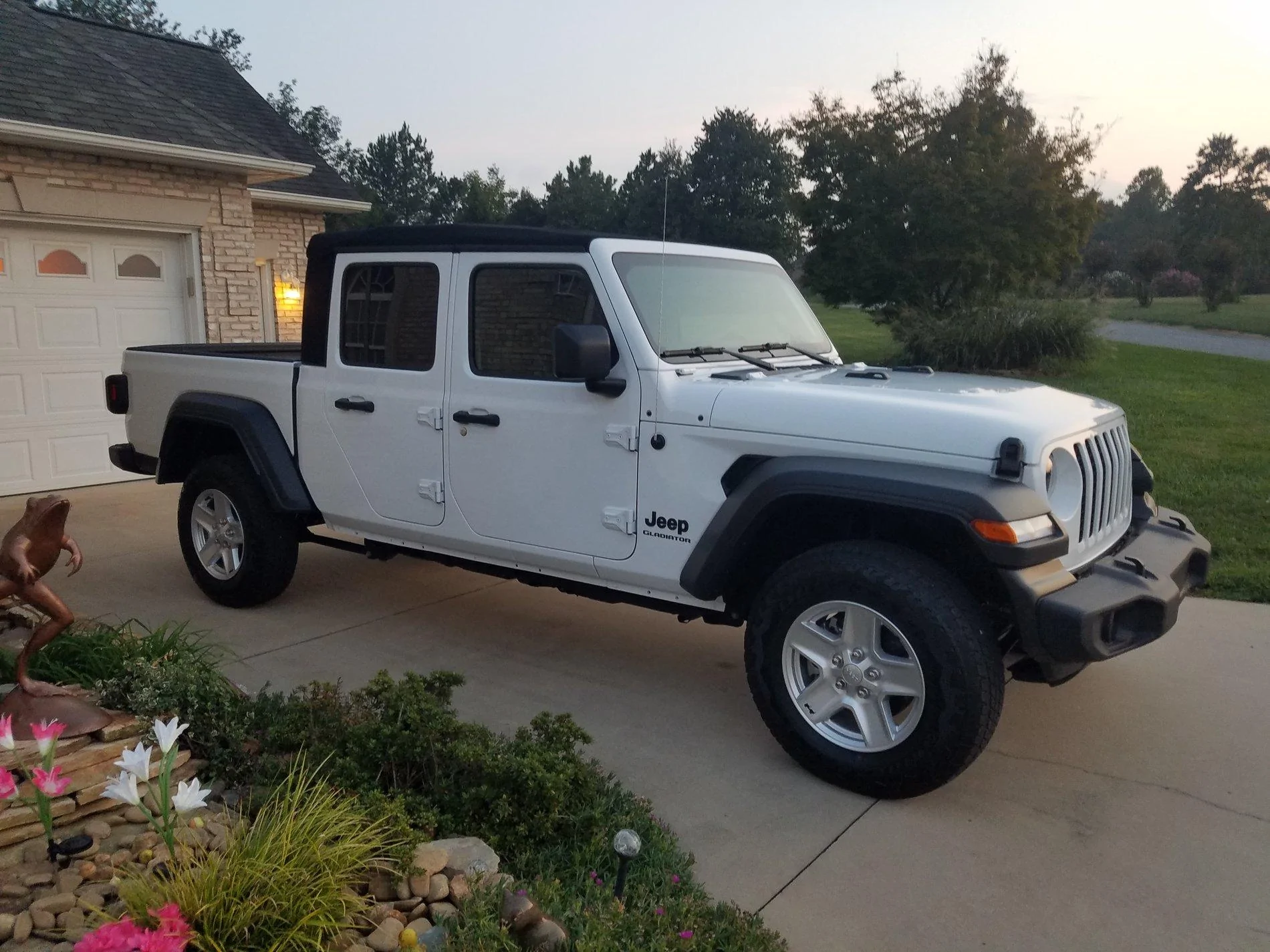 Jeep Gladiator Took Delivery of Your JT? Sign in Here! 20190910_194143