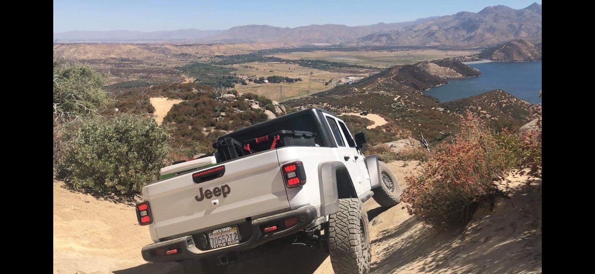 Jeep Gladiator Gladiator Flex pictures 616F56EB-D506-4C71-8BD2-6C3D5EA7EC6C
