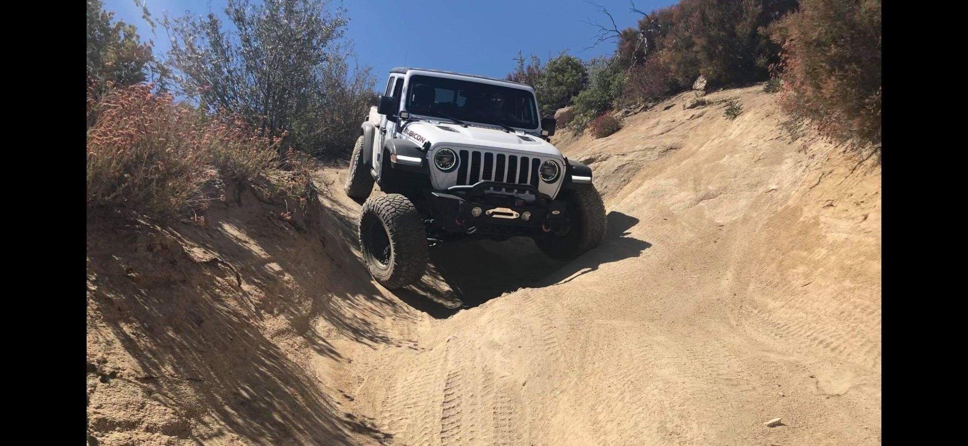 Jeep Gladiator Gladiator Flex pictures B44E3125-D296-4A70-92C3-38E07CF73A8A