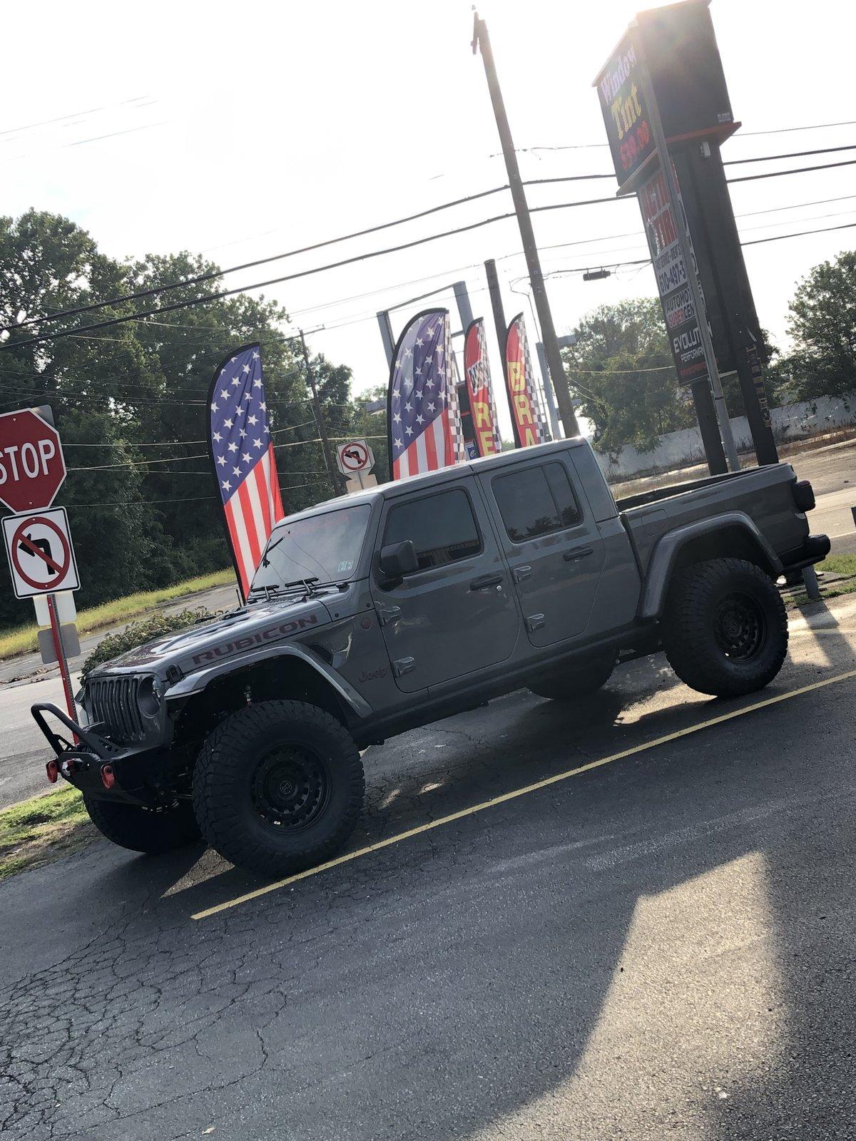 Jeep Gladiator STING GRAY Gladiator JT Club 20E96723-98BA-4C01-B70D-AB1EBFD598F1