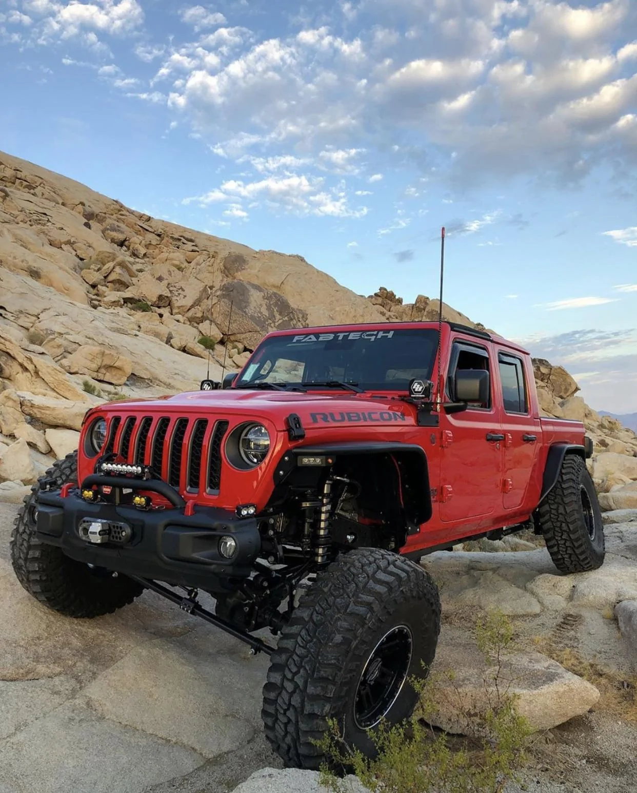 Jeep Gladiator FIRECRACKER RED Gladiator JT Club 45546AC3-7E12-4580-A949-192C88F25E17