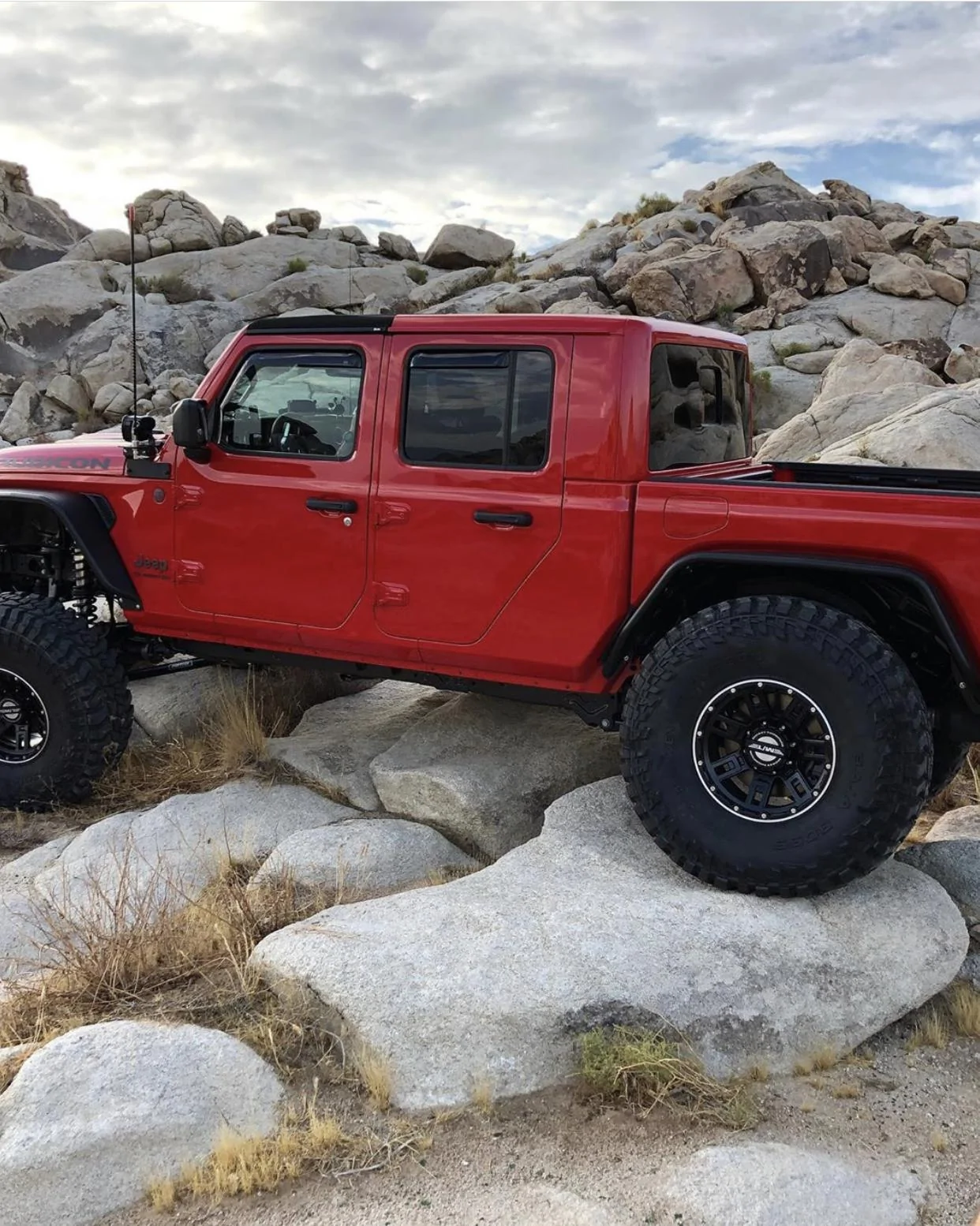 Jeep Gladiator FIRECRACKER RED Gladiator JT Club FDD4DC2D-2727-4A6B-A592-79A143520855