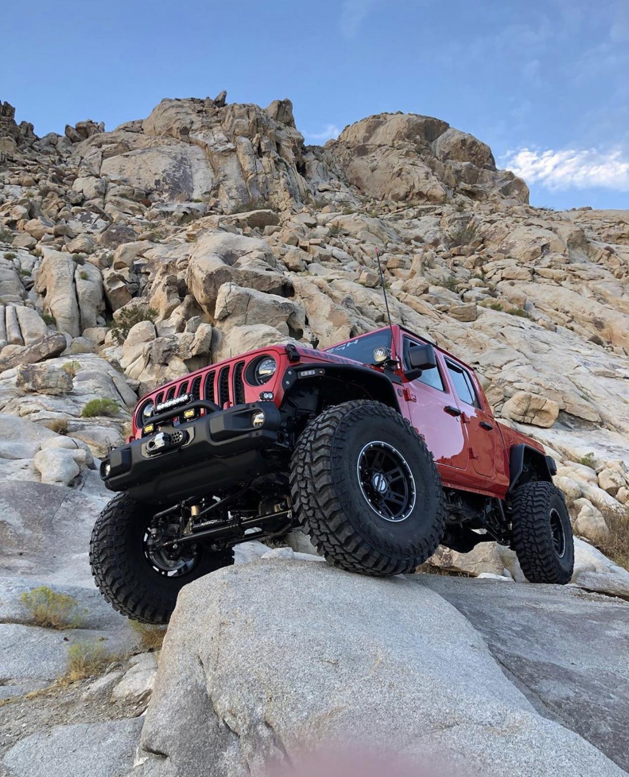 Jeep Gladiator FIRECRACKER RED Gladiator JT Club 555DA8D4-61DA-4AD6-A133-0D52A58DC3C9