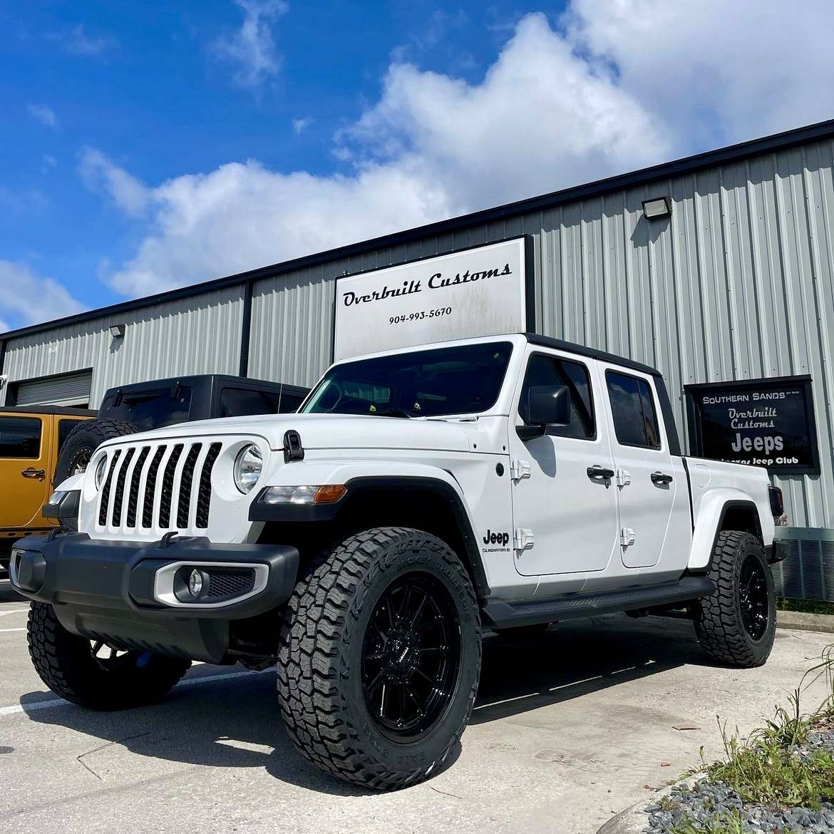 Jeep Gladiator BRIGHT WHITE Gladiator JT Club C6170B52-DA89-4595-809A-56568D3F5628