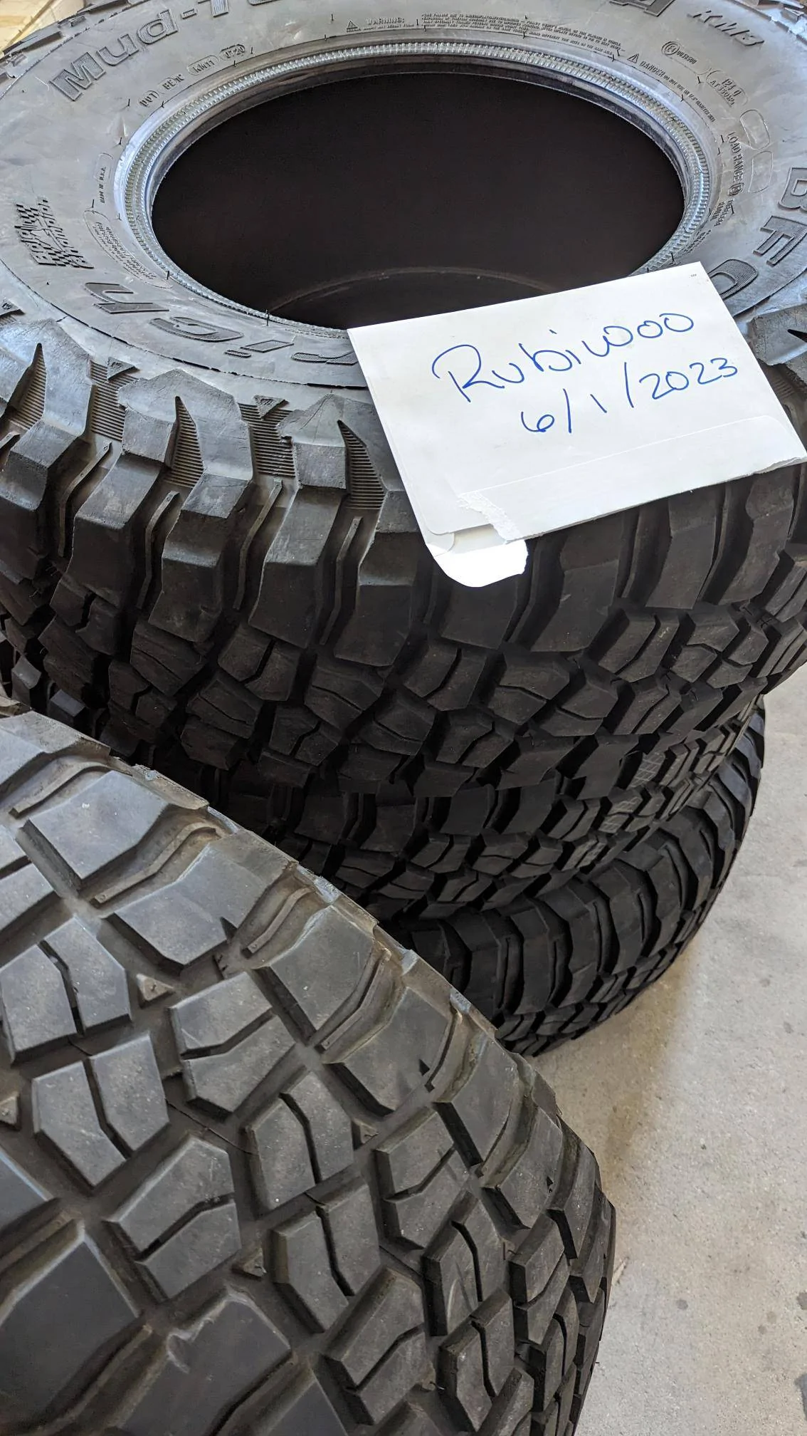 Jeep Gladiator BFGOODRICH MUD-TERRAIN T/A KM3 37X12.5R17 Tires bfg-km3-7