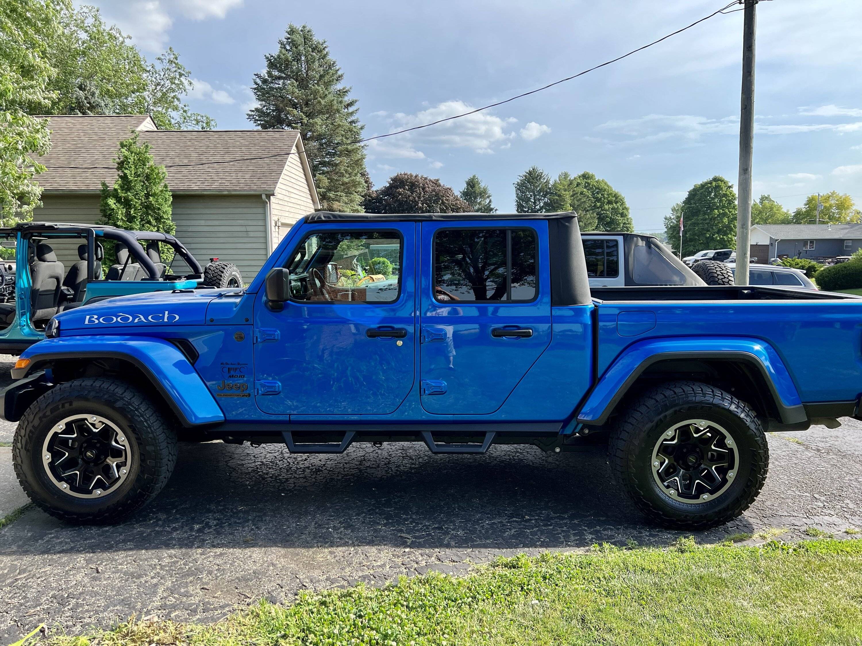 Jeep Gladiator basic soft top or twill? 5574DCEA-826A-43F0-895B-79326BF4759C