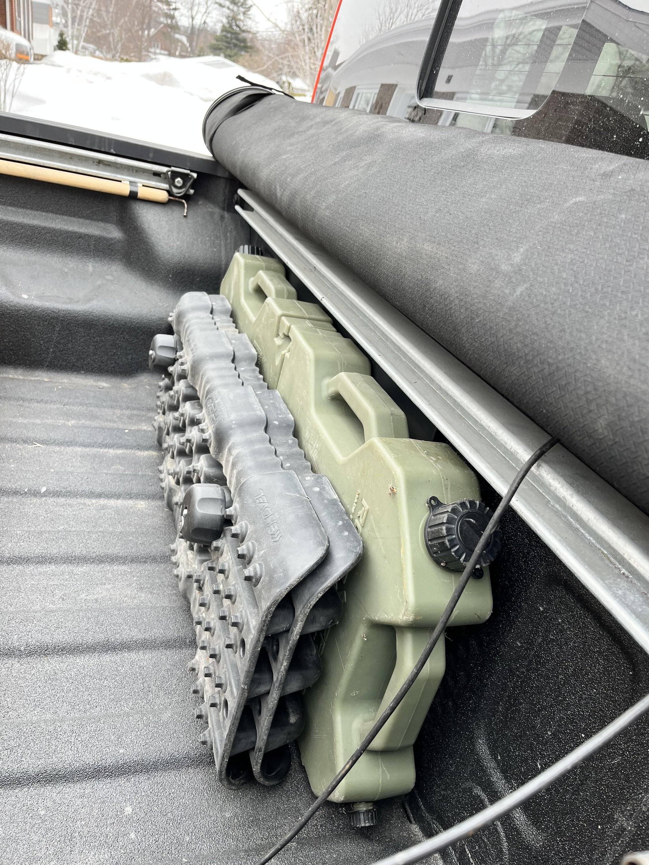 Jeep Gladiator Rotopax Setup IMG_4462