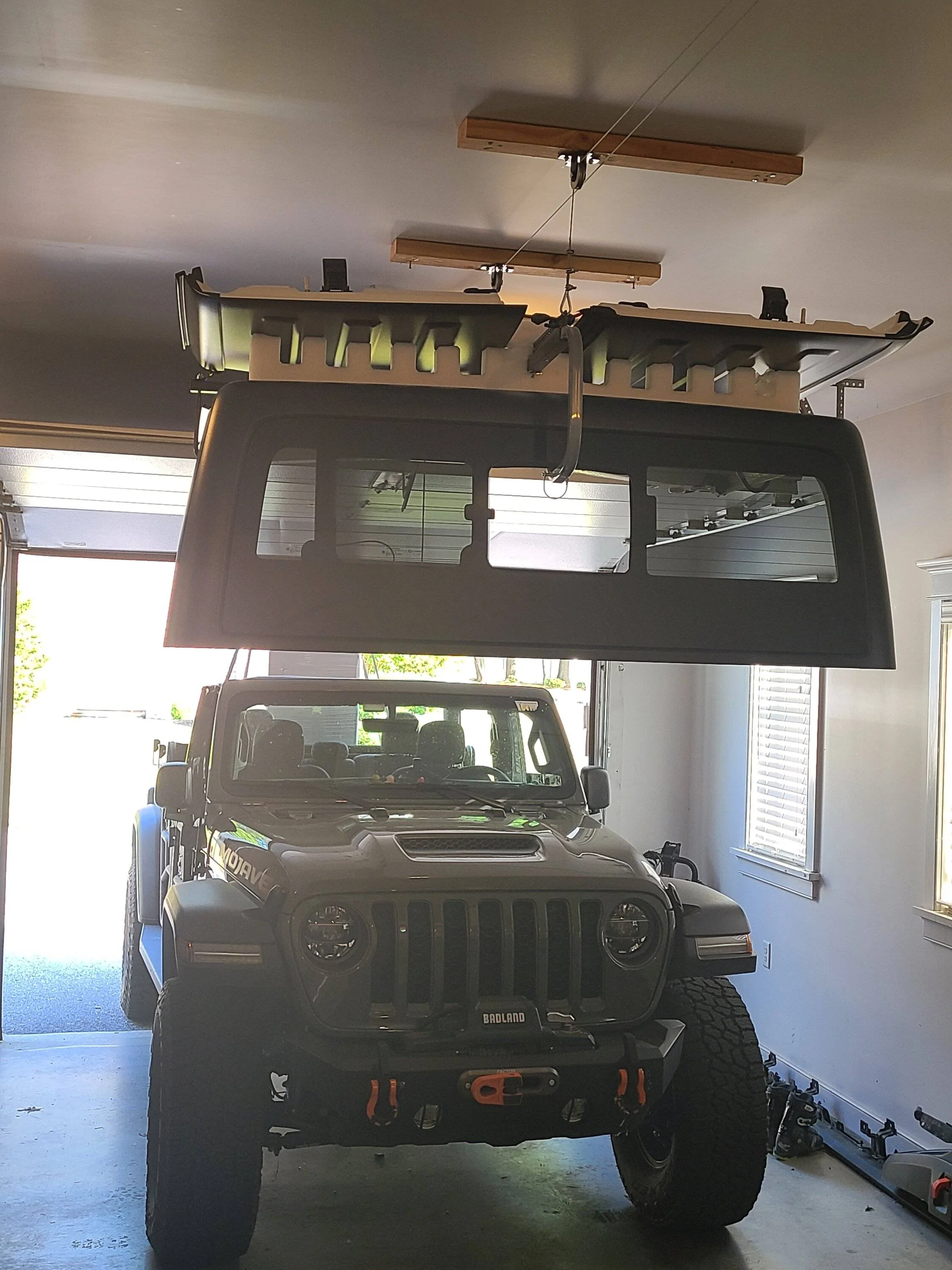 Jeep Gladiator Lift hoist for the hard top 20230602_183227