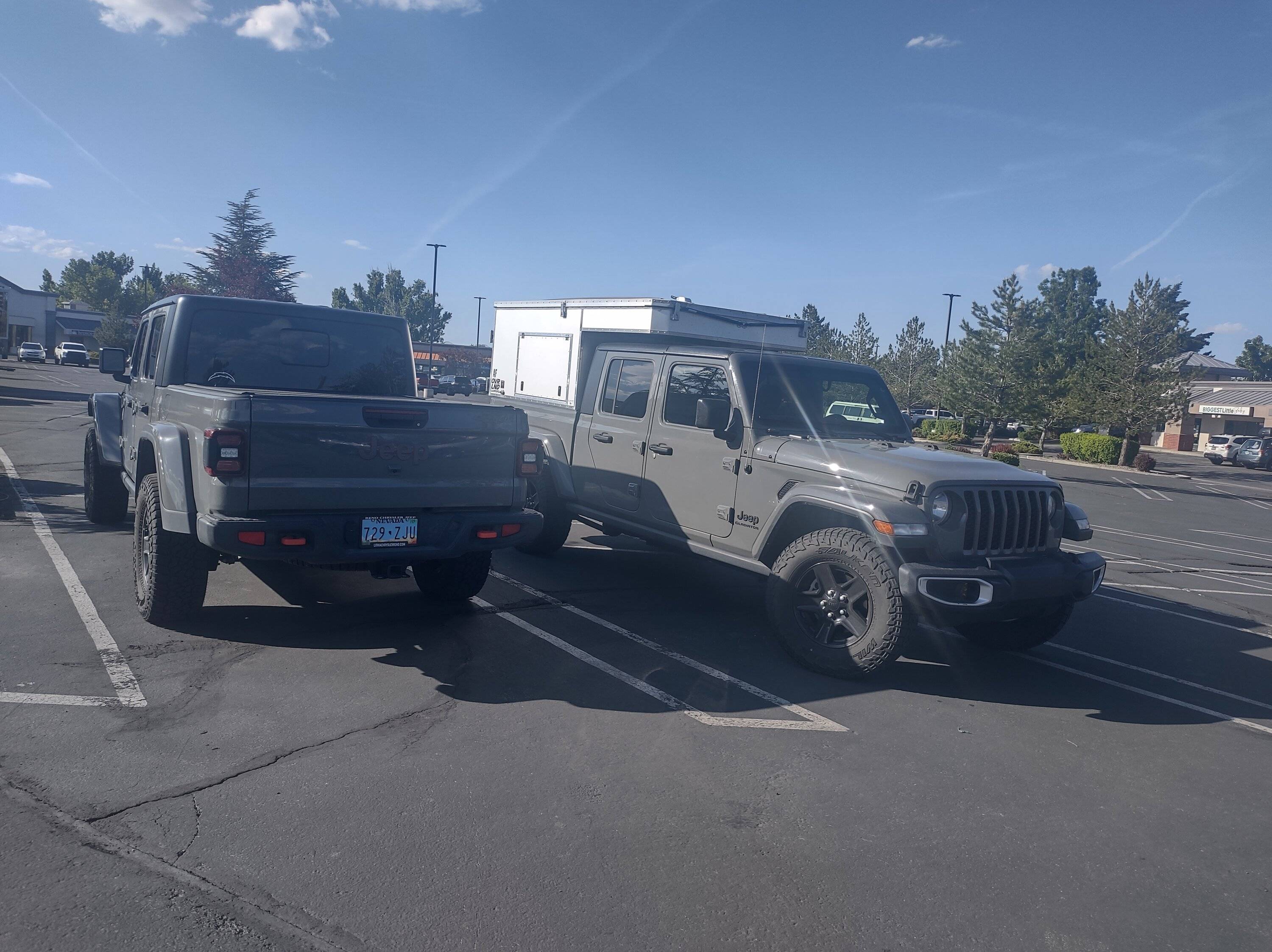 Jeep Gladiator Jeeps Parking Next To Jeeps IMG_20230603_173750312_HDR