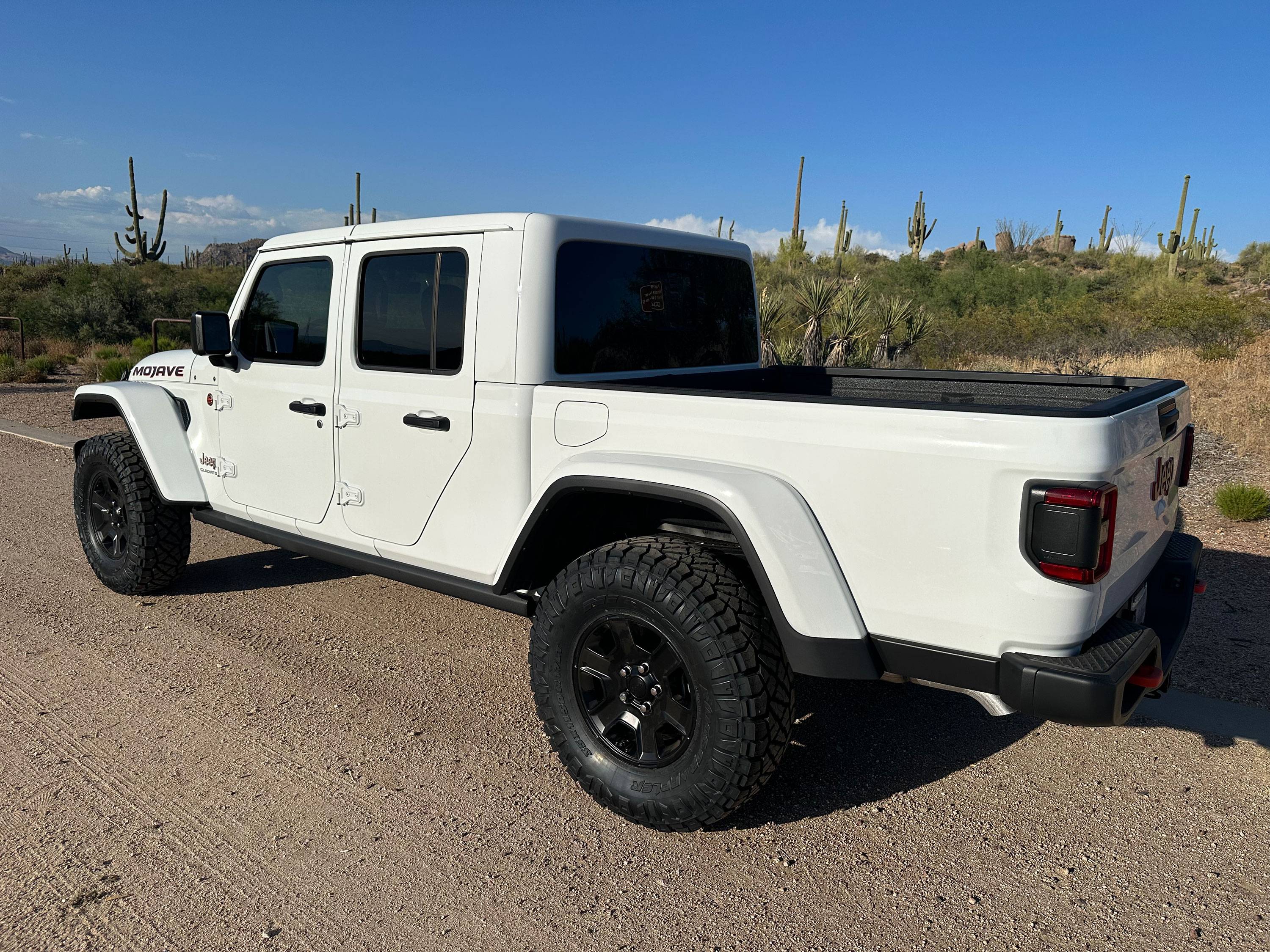 Jeep Gladiator 35” tires on a Gladiator Mojave 001IMG_1205