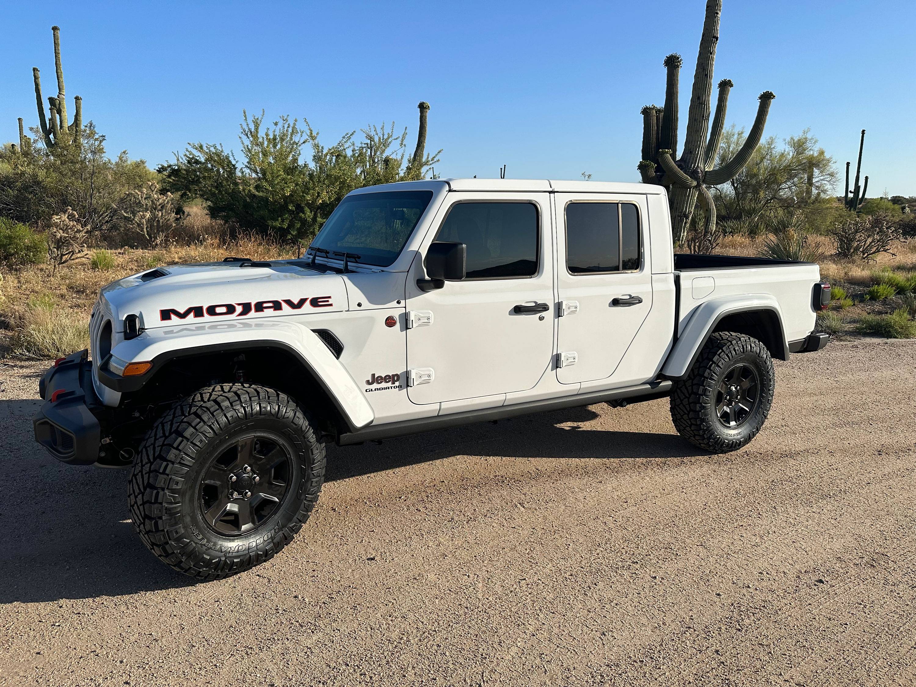 Jeep Gladiator 35” tires on a Gladiator Mojave IMG_1202