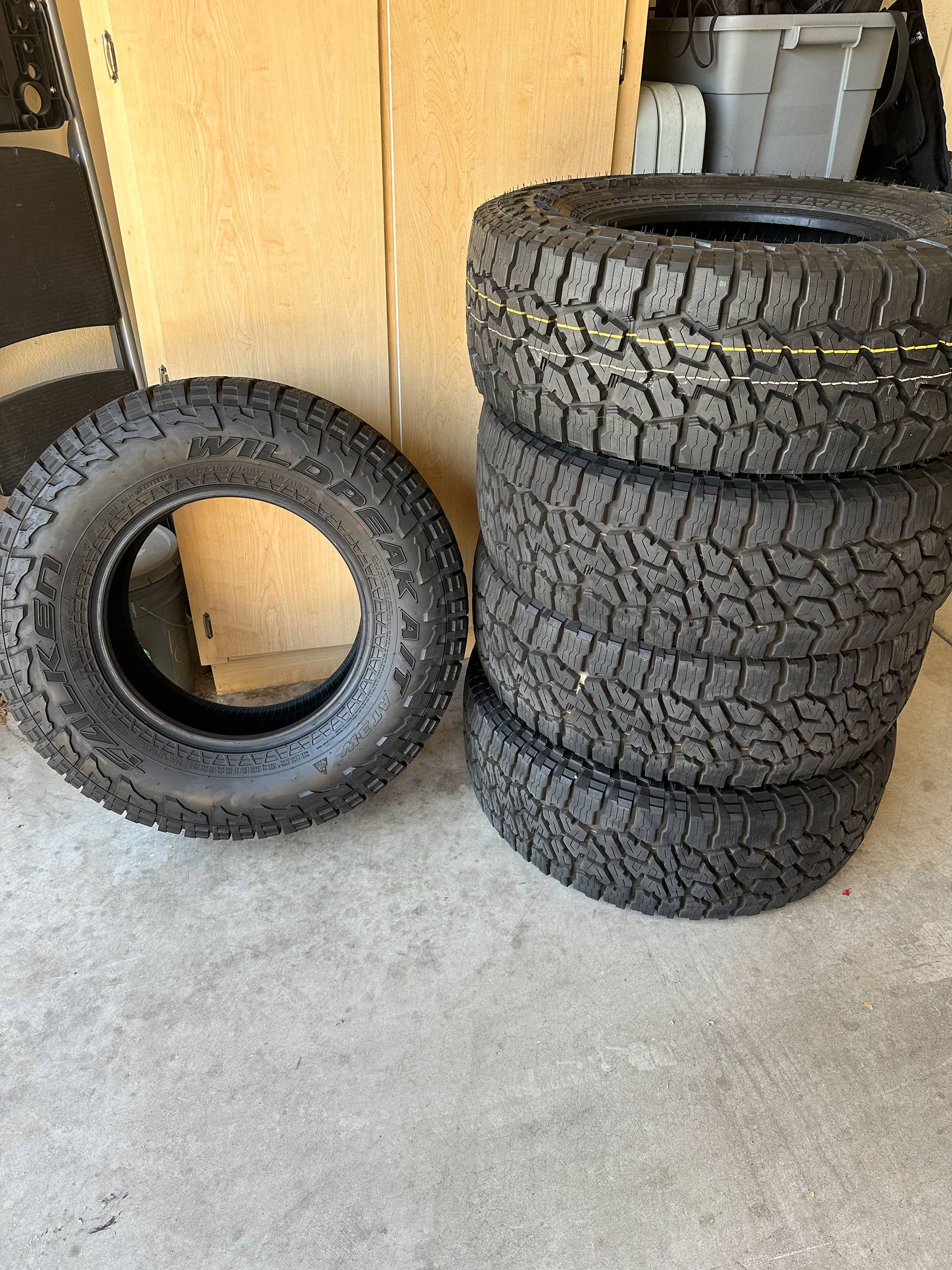 Jeep Gladiator 5 Falken Wildpeak AT3W Tires 285/70R17 New Take-Offs 001
