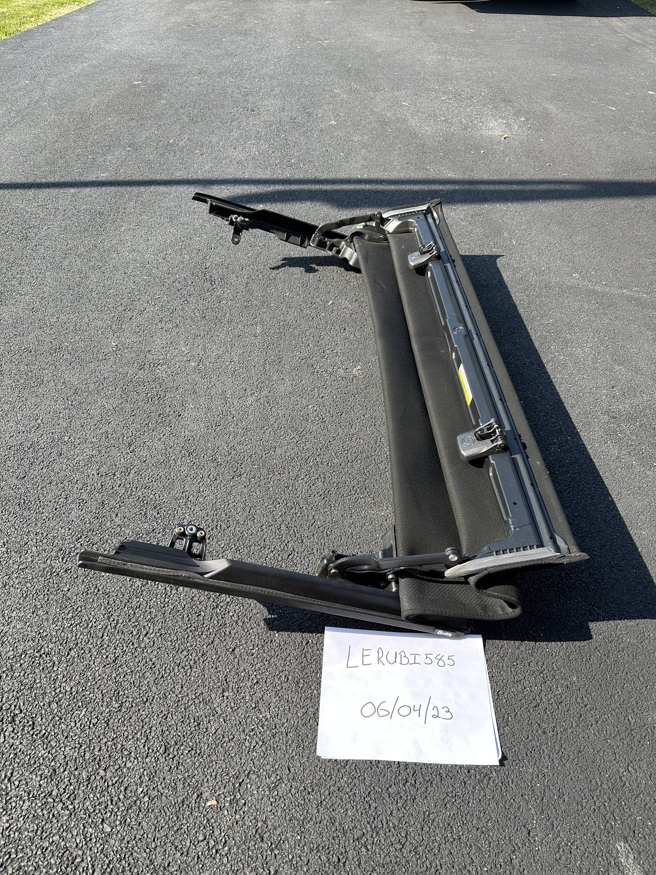 Jeep Gladiator Bestop Sunrider for Hardtop IMG_0811.JPG