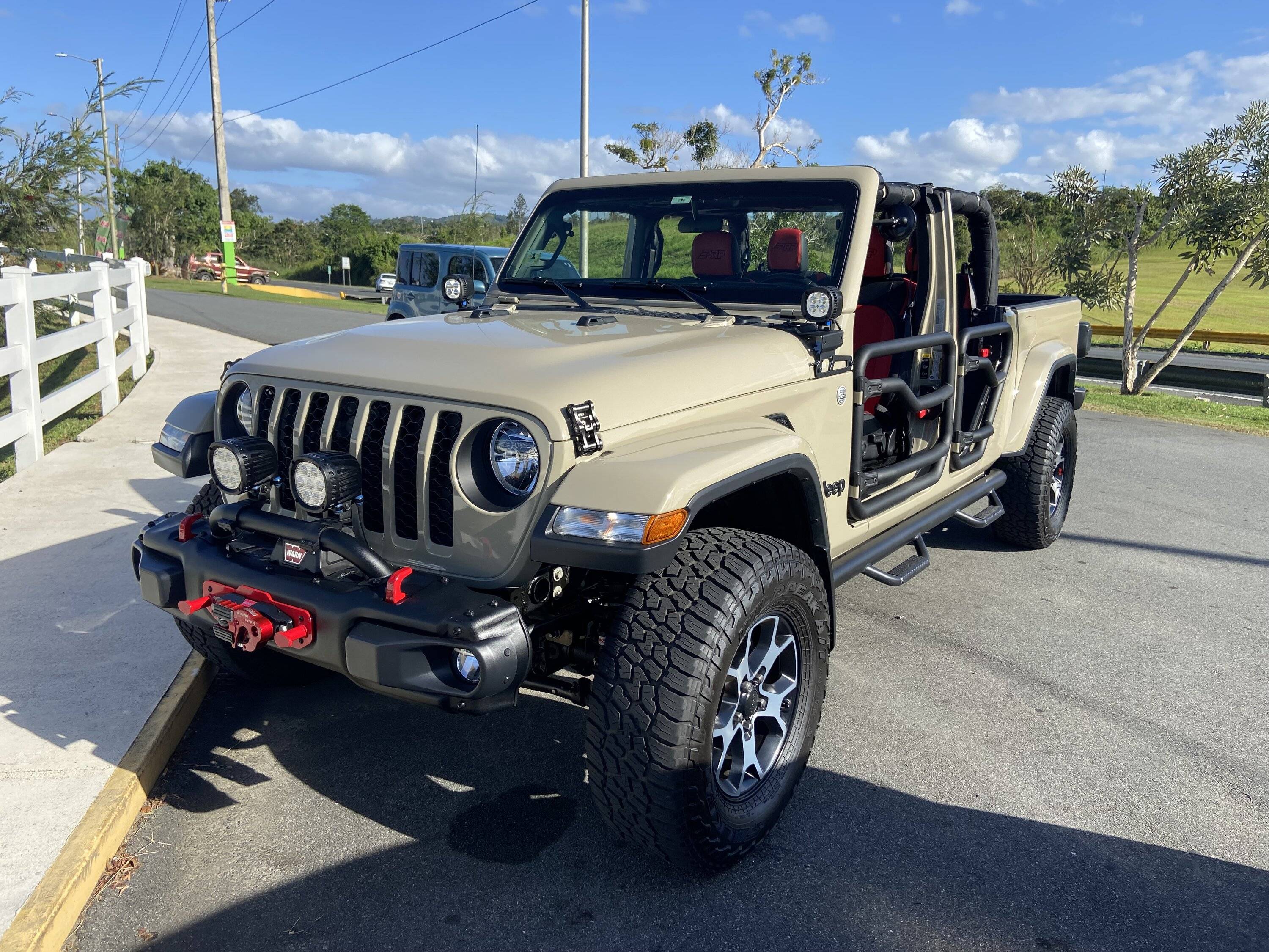 Jeep Gladiator Pics with tube doors -- post yours IMG_8767