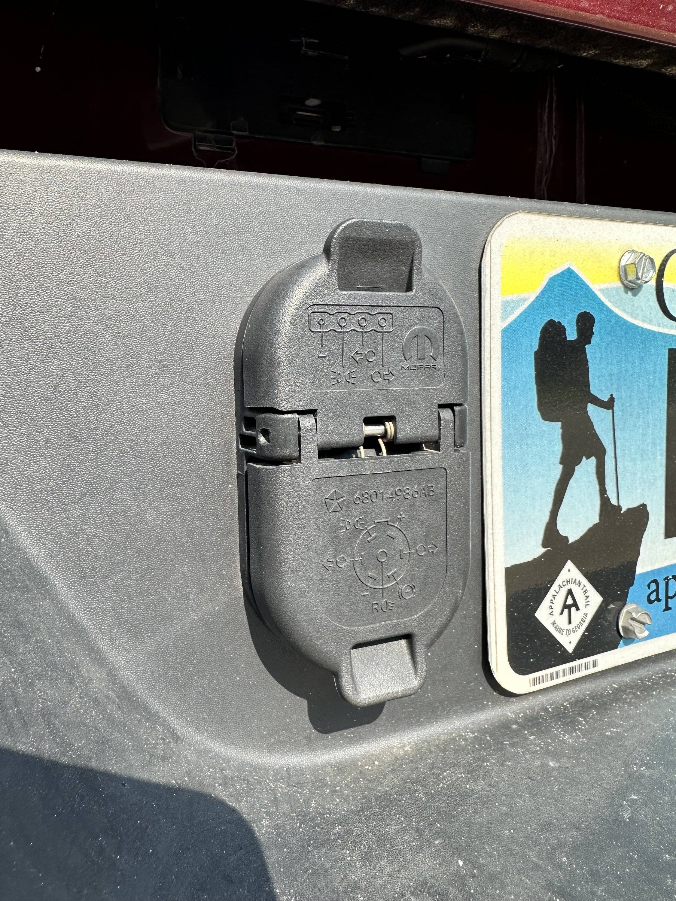 Jeep Gladiator Curt Echo Brake Controller on Mojave IMG_3053