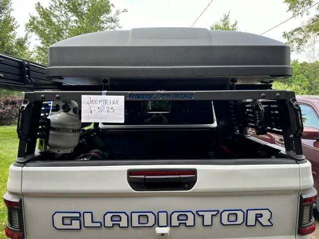 Jeep Gladiator Rebel Offroad Half Rack text
