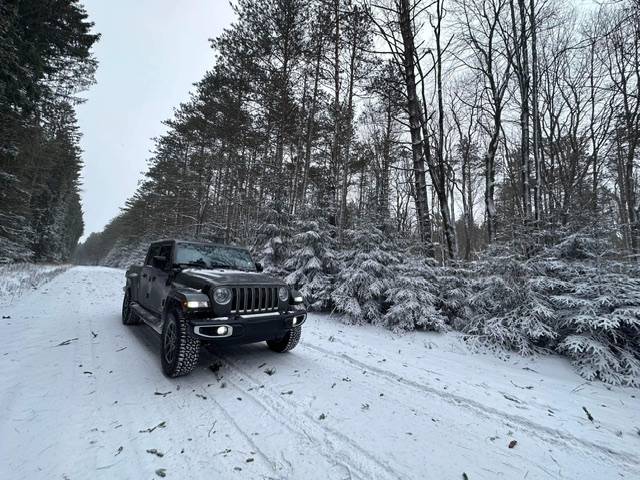 Jeep Gladiator 33" tire option for 18" Overland wheel IMG_5529