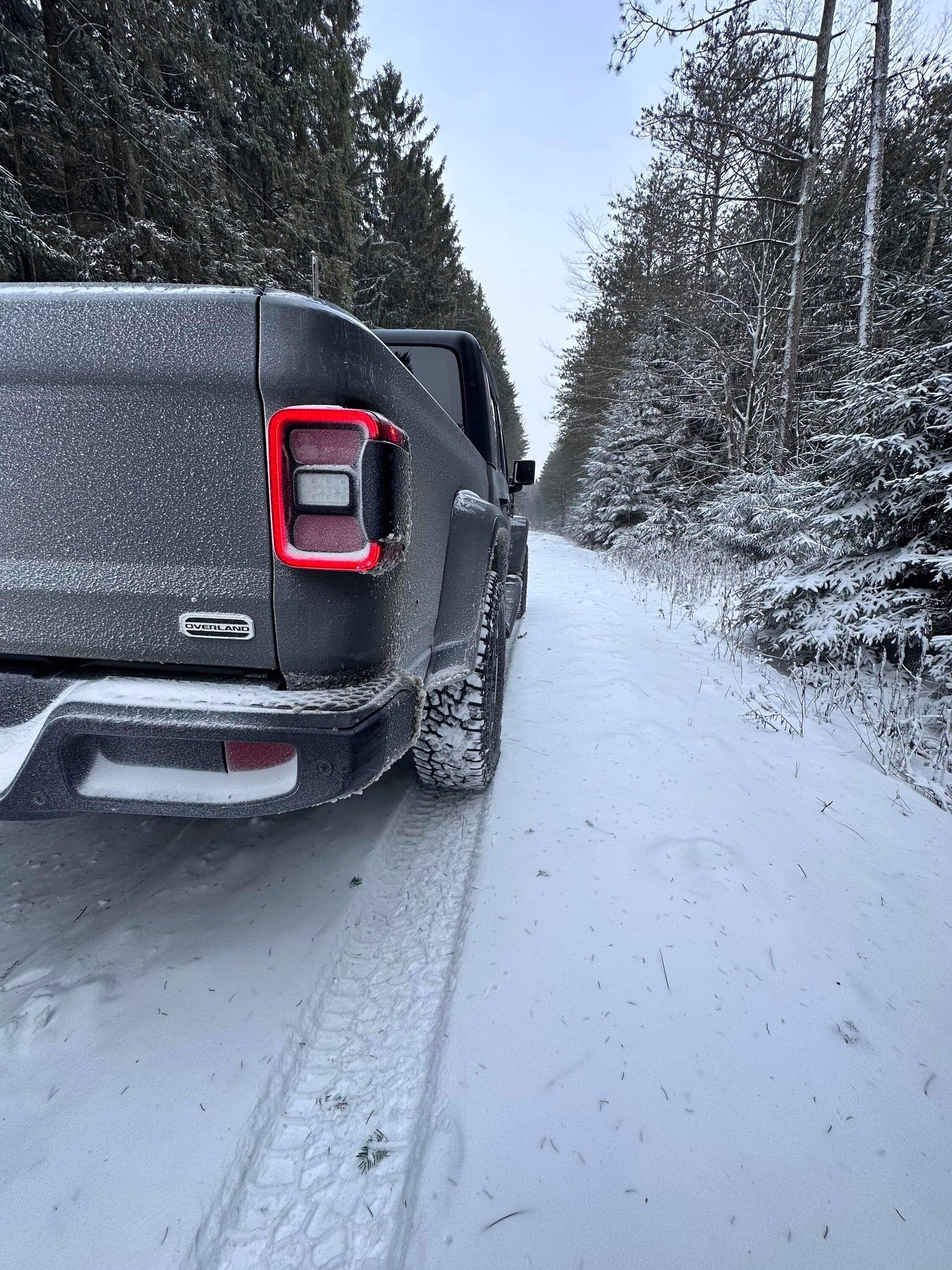 Jeep Gladiator 33" tire option for 18" Overland wheel IMG_5526