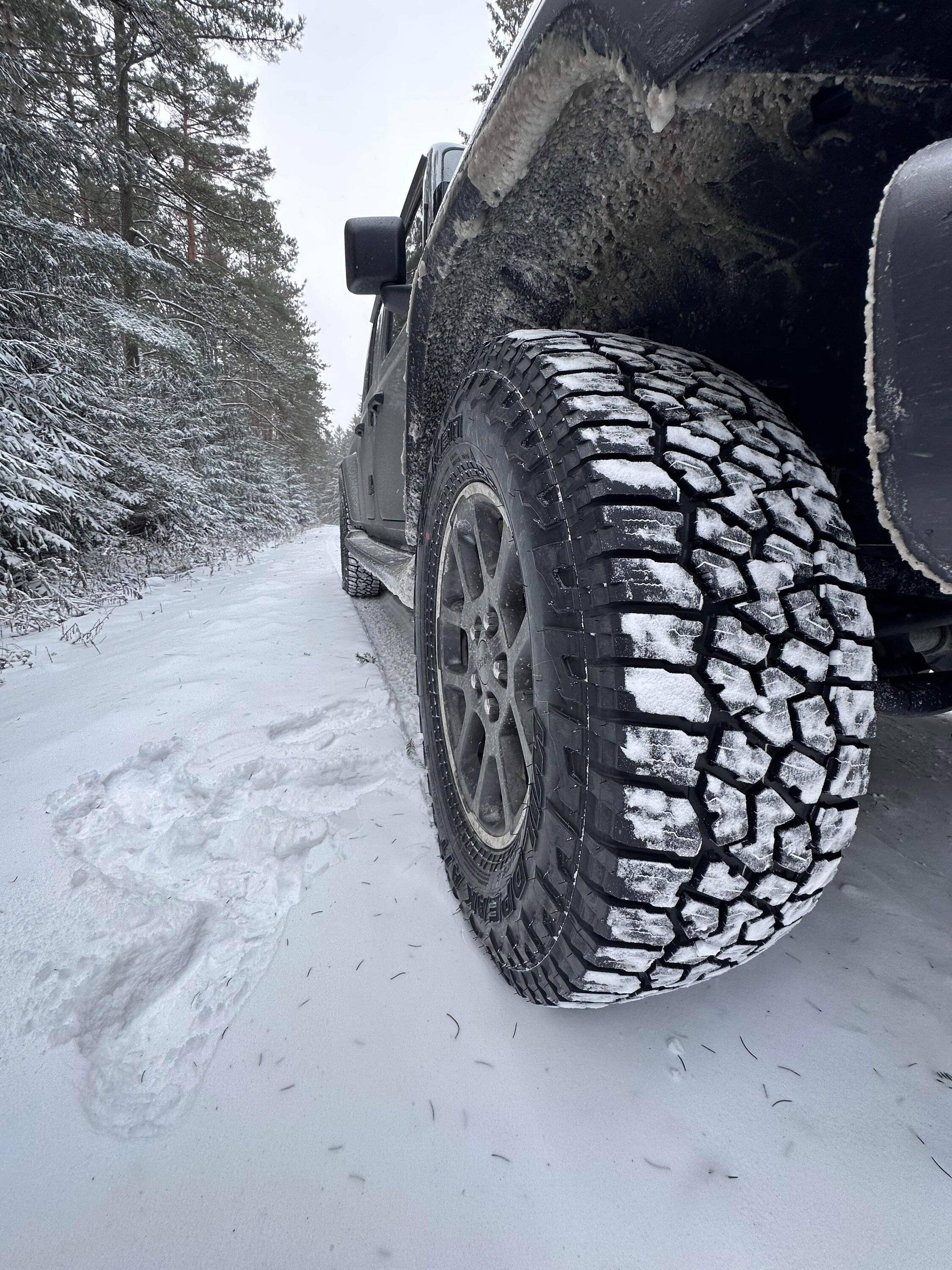Jeep Gladiator 33" tire option for 18" Overland wheel IMG_5527