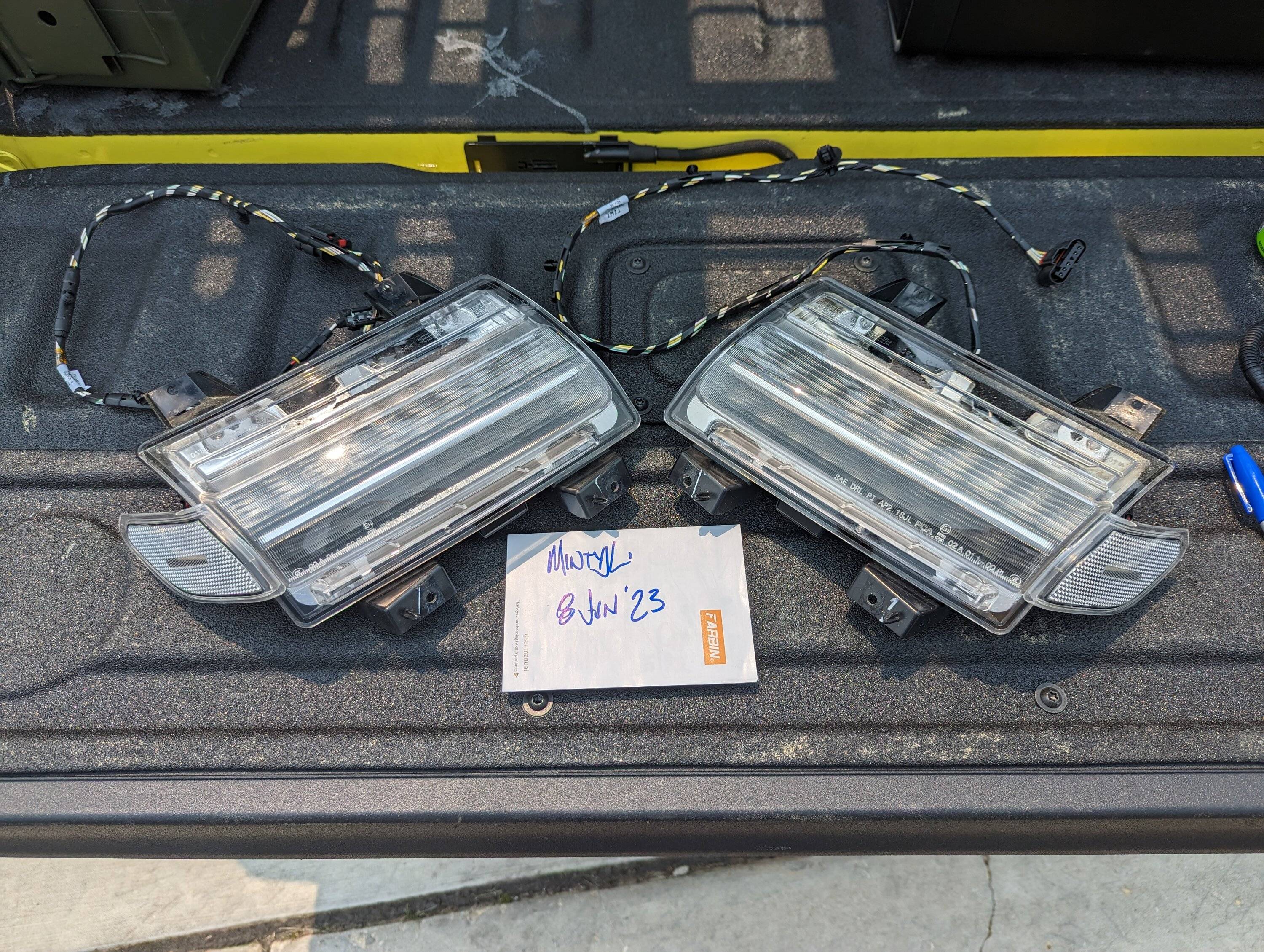 Jeep Gladiator OEM LED signals and more PXL_20230608_163337928