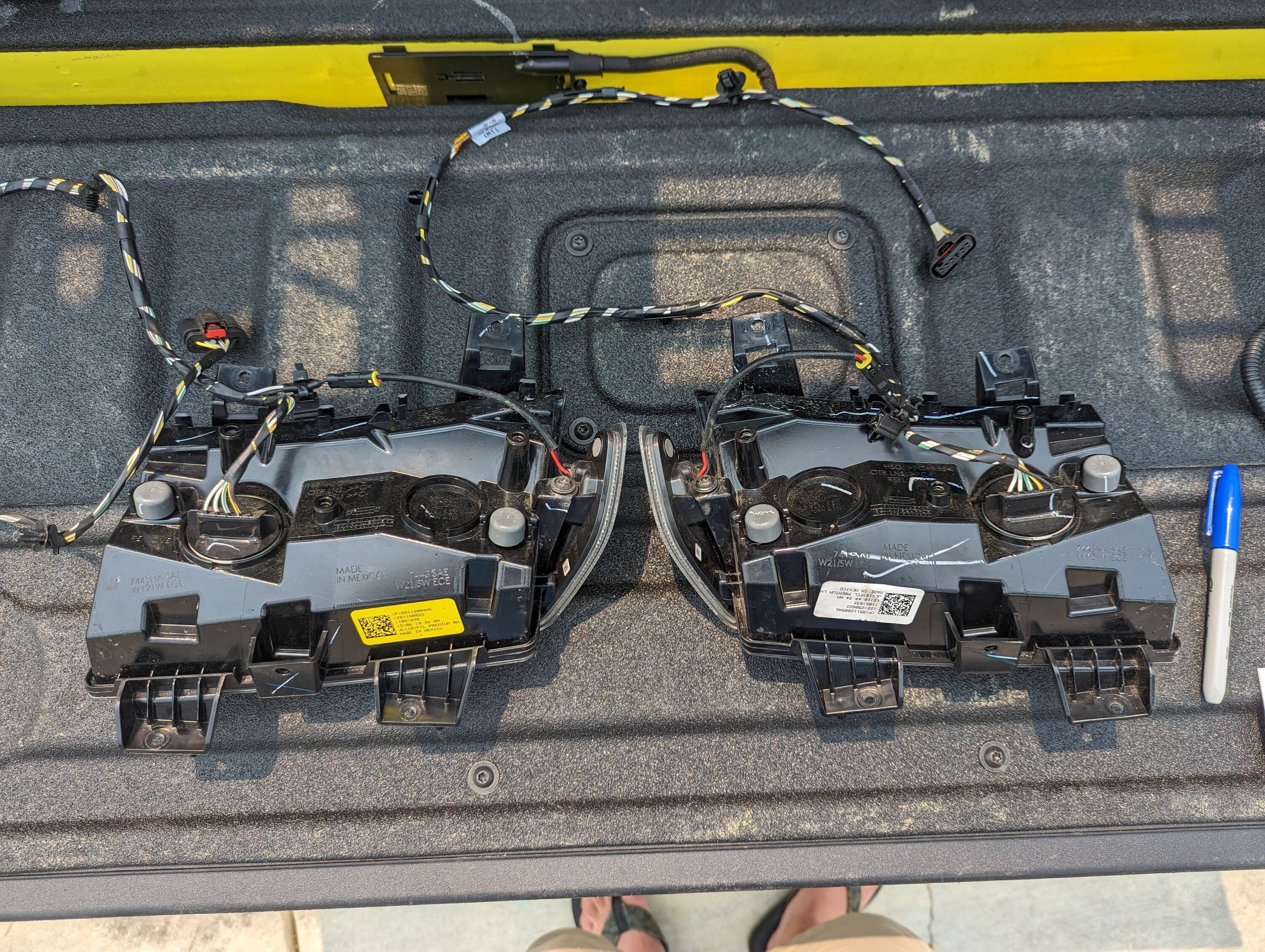 Jeep Gladiator OEM LED signals and more PXL_20230608_163409673