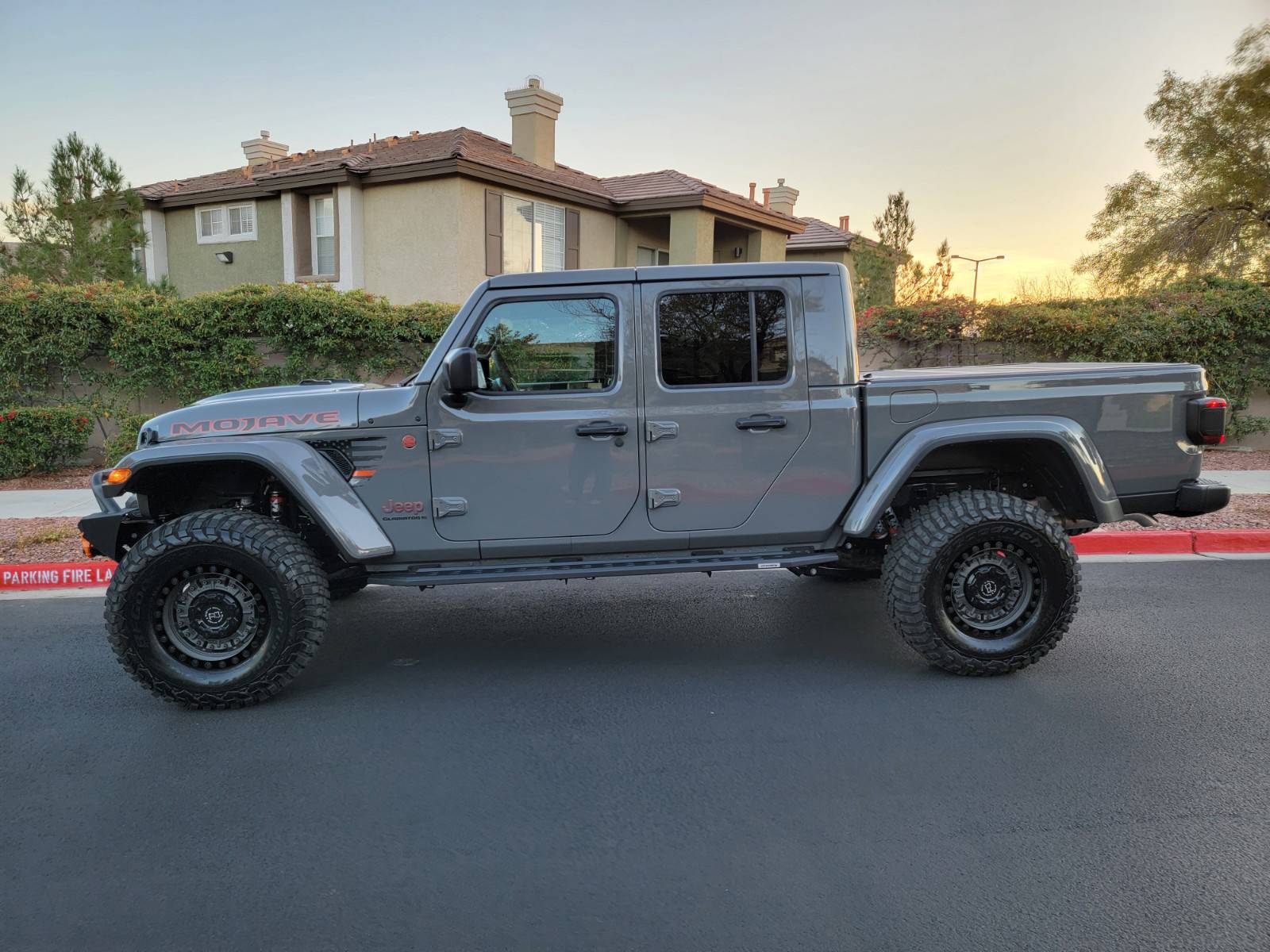 Jeep Gladiator My Mojave Wheels - paint or not? (need your opinion) Jeep1 black
