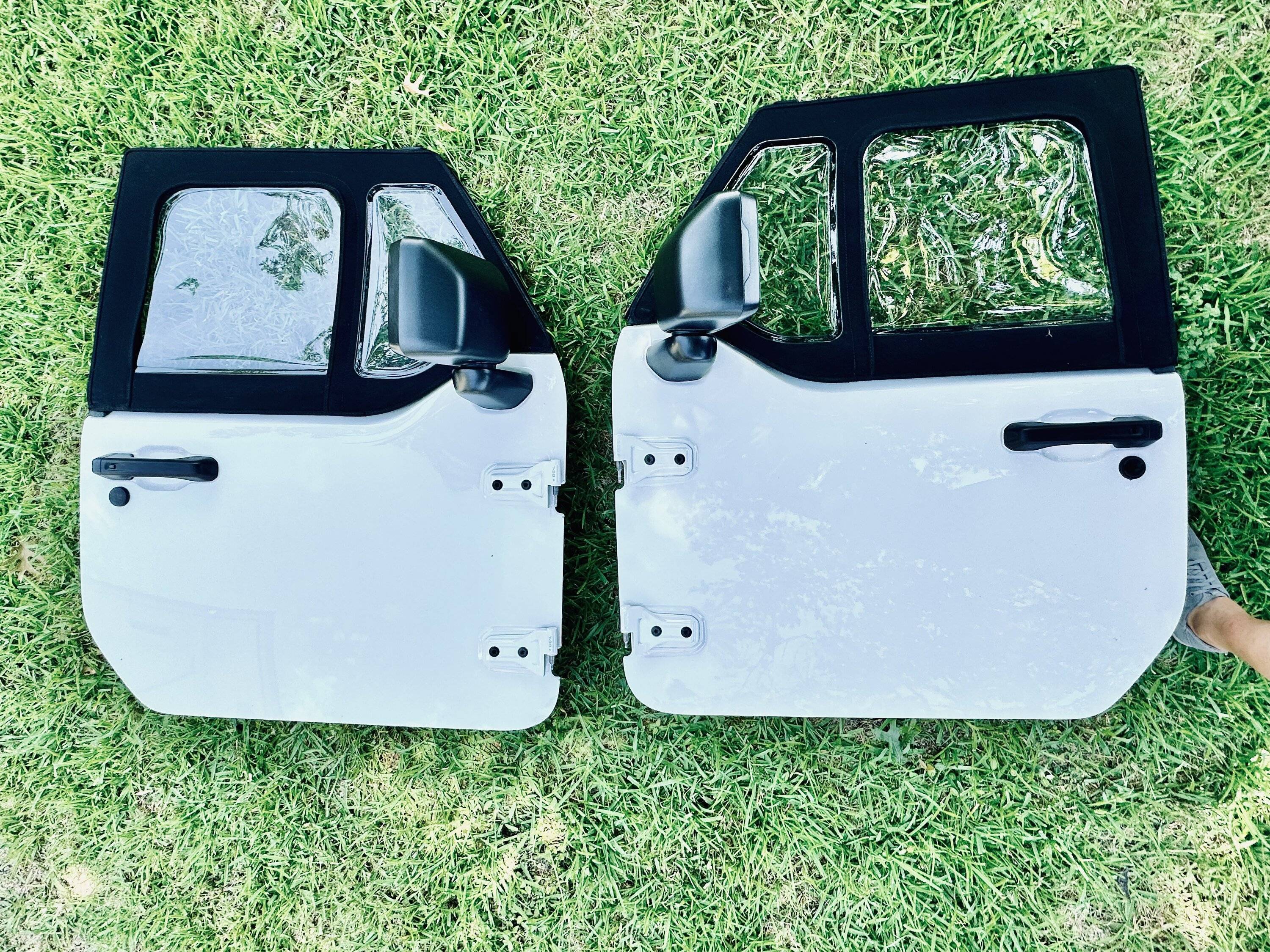 Jeep Gladiator Jeep Half Doors (4 doors) Bright White with Premium Uppers IMG_0687