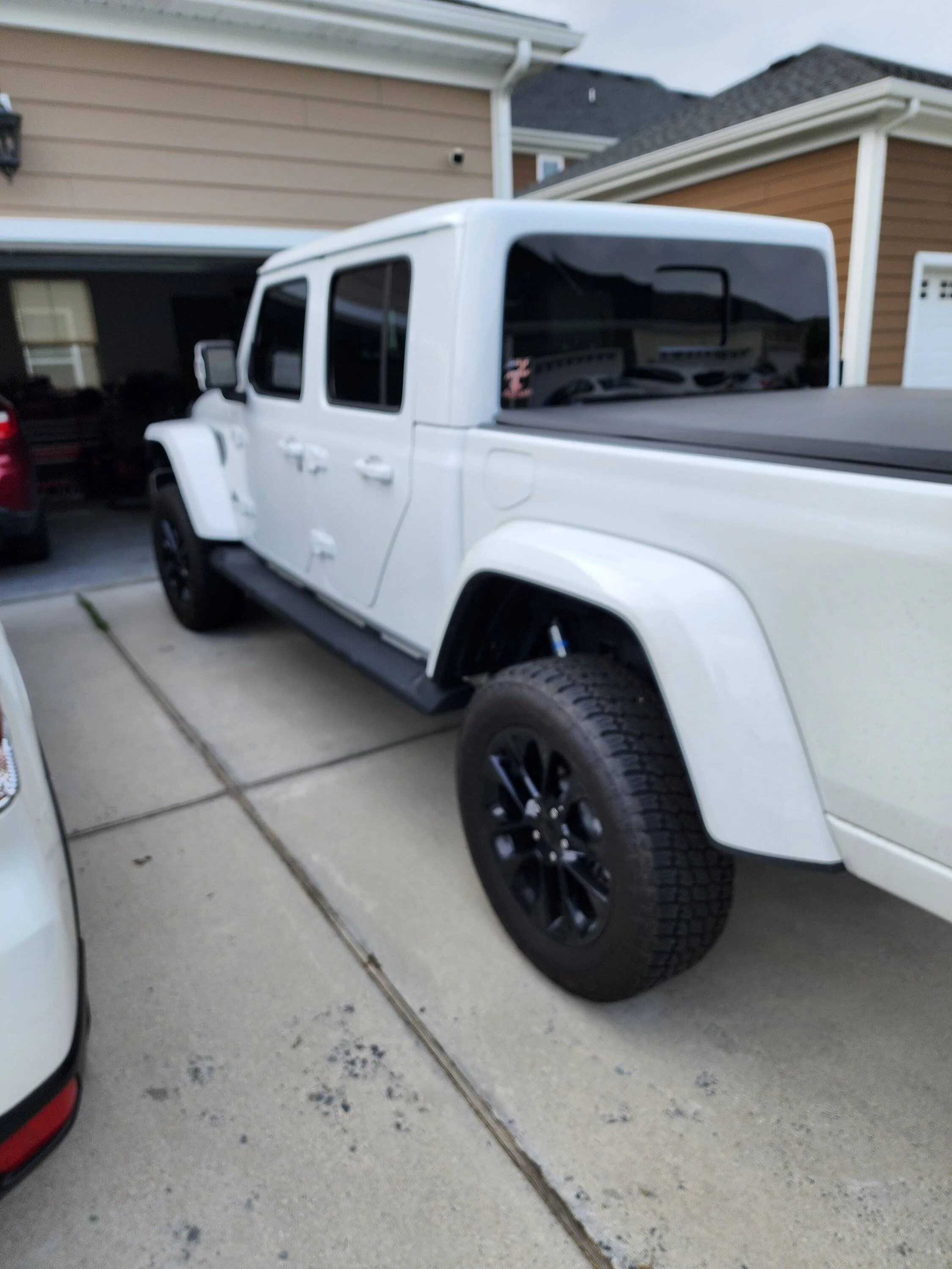 Jeep Gladiator JkS 3" lift installed on my 2022 Gladiator high altitude 20230608_162639