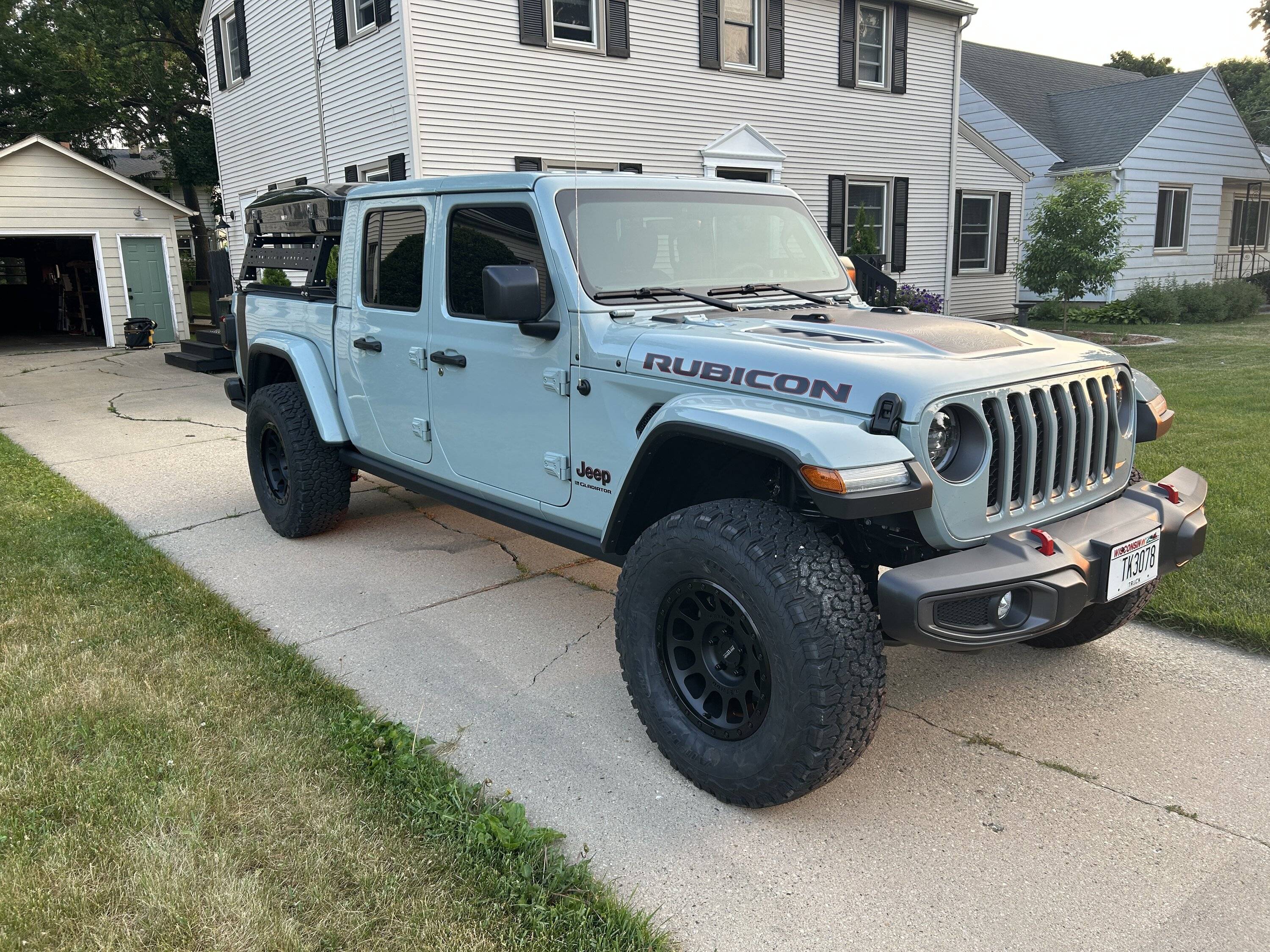 Jeep Gladiator *NEW* KB Voodoo PRO-X BIKE & SKI Crossbars IMG_1227