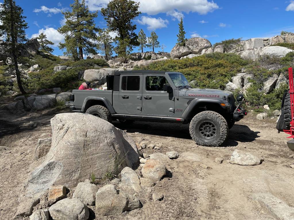Jeep Gladiator Rubicon Trail vs Drive Shaft & U-Joints 7lJyg1