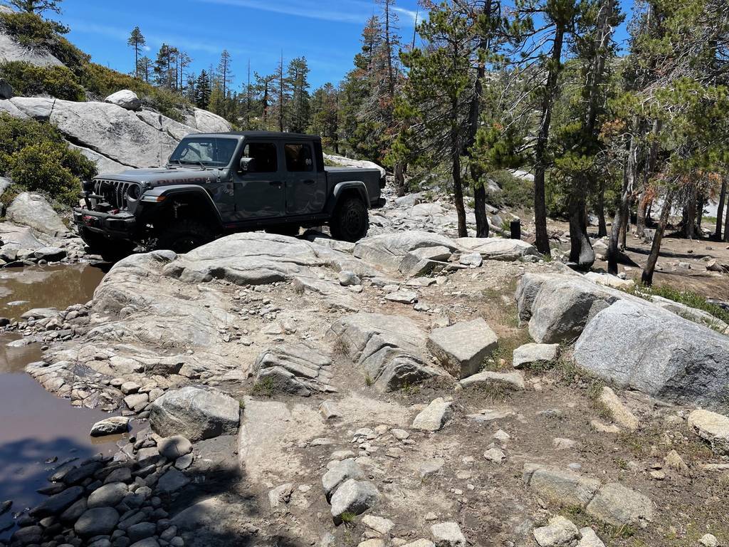Jeep Gladiator Rubicon Trail vs Drive Shaft & U-Joints CjwvCL