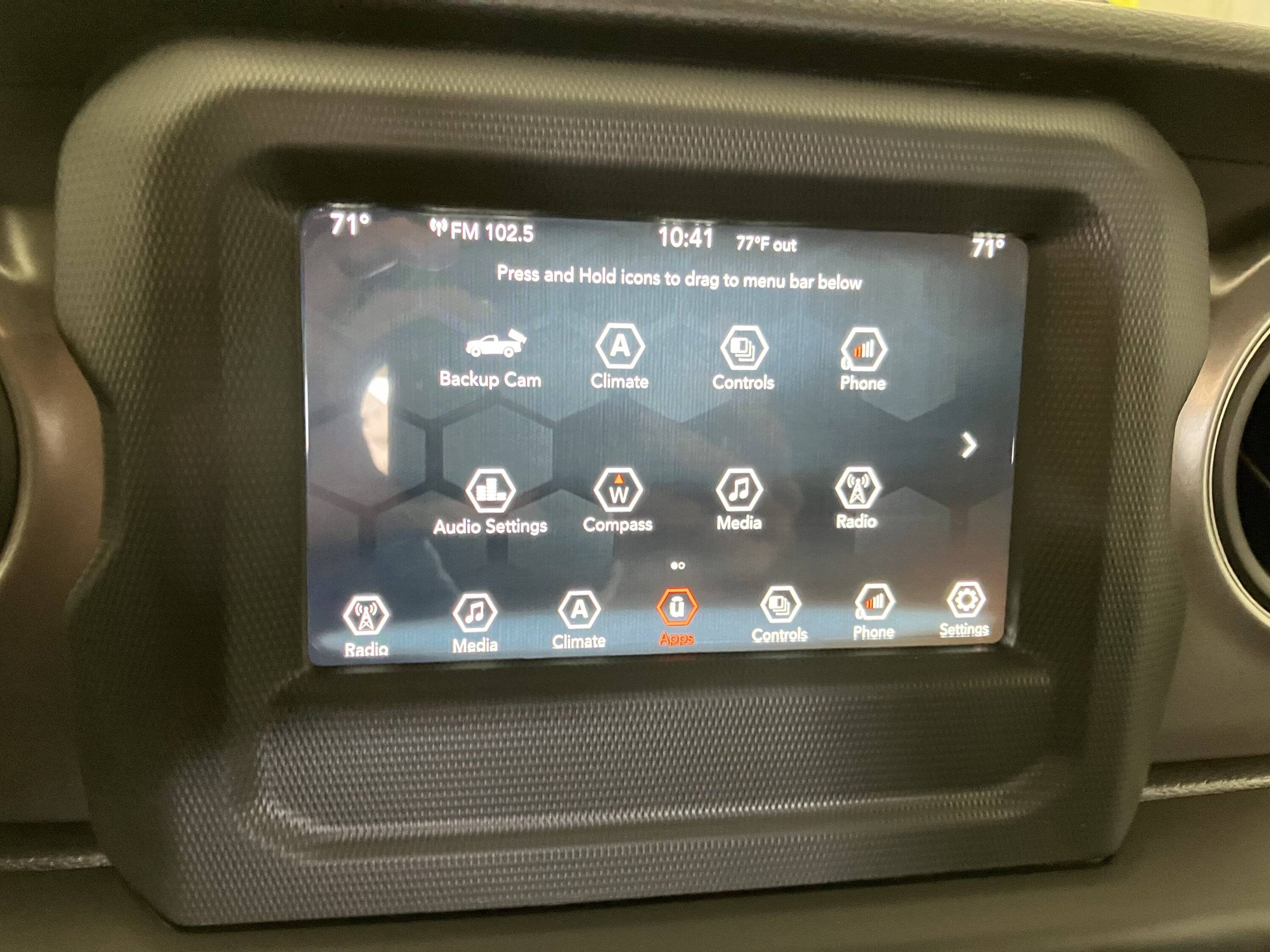 Jeep Gladiator Selling 7” unconnect radio with bezel from 23 gladiator sport s IMG_0721
