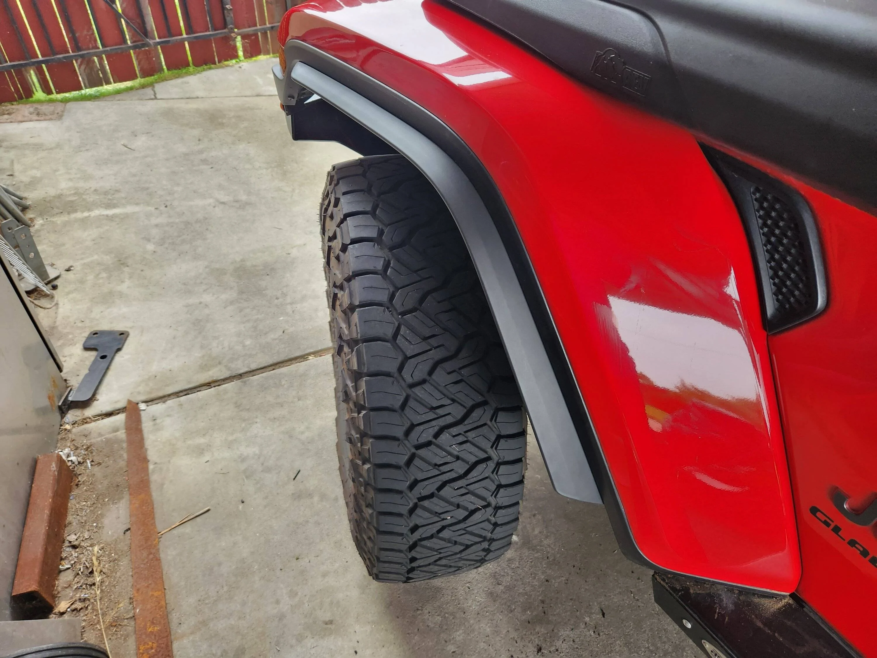 Jeep Gladiator Mopar Xtreme Recon fender flairs 20230609_170538