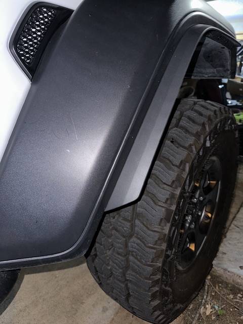 Jeep Gladiator Mopar Xtreme Recon fender flairs IMG_4100
