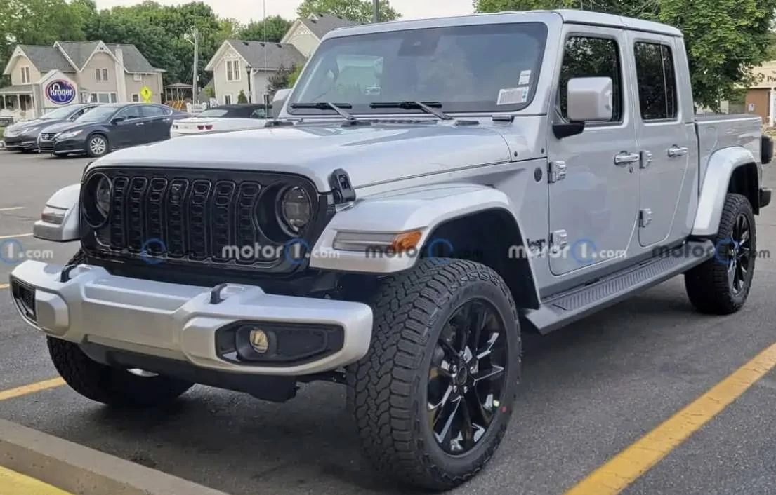 Jeep Gladiator 2024 Jeep Gladiator Refresh Caught in the Wild 22476B73-08C7-4CE0-9C94-611D803A87FC