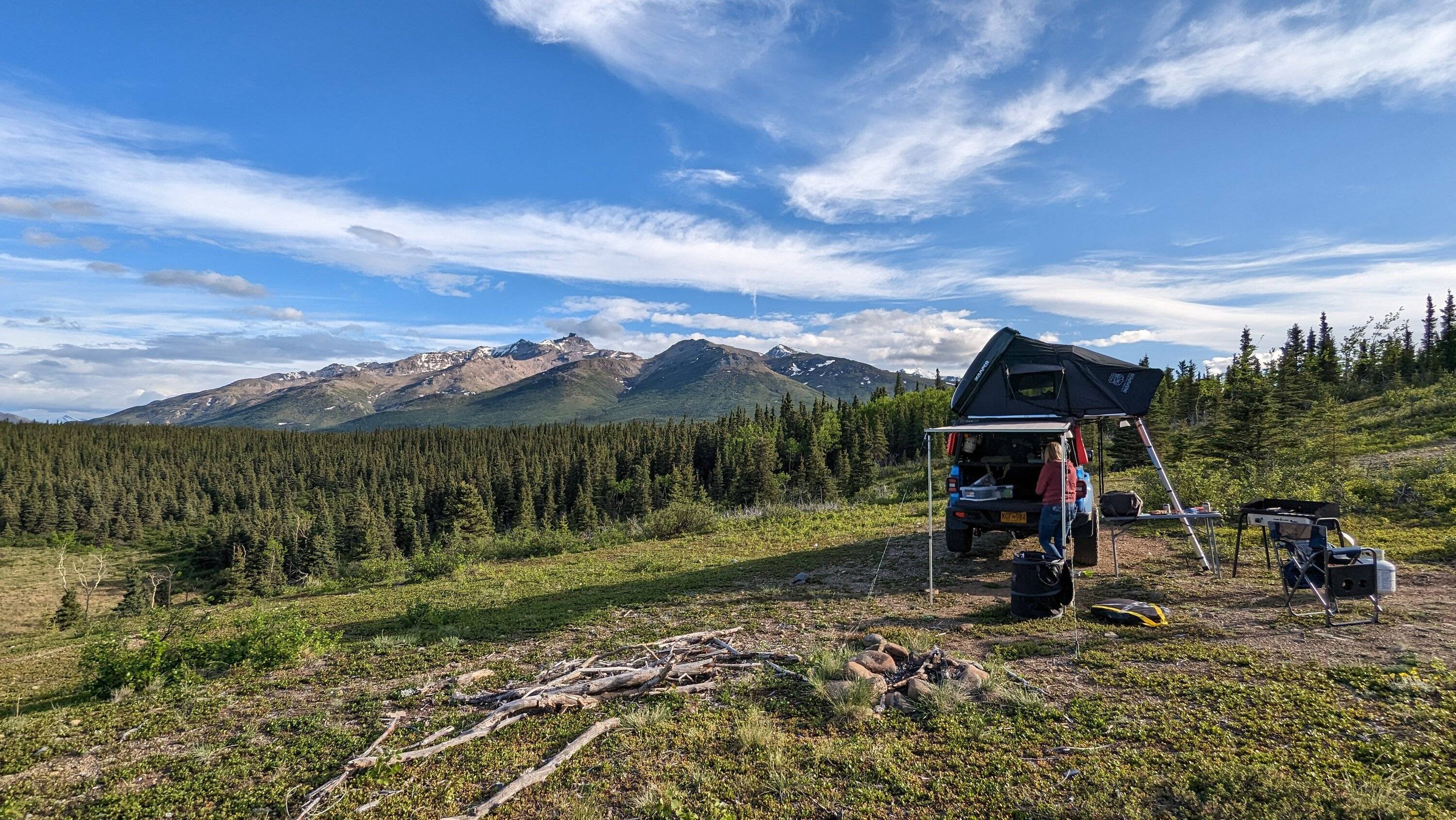 Jeep Gladiator Alaska Daily Drivers: Hydro Blue 80A and Bright White JTR PXL_20230610_035302125