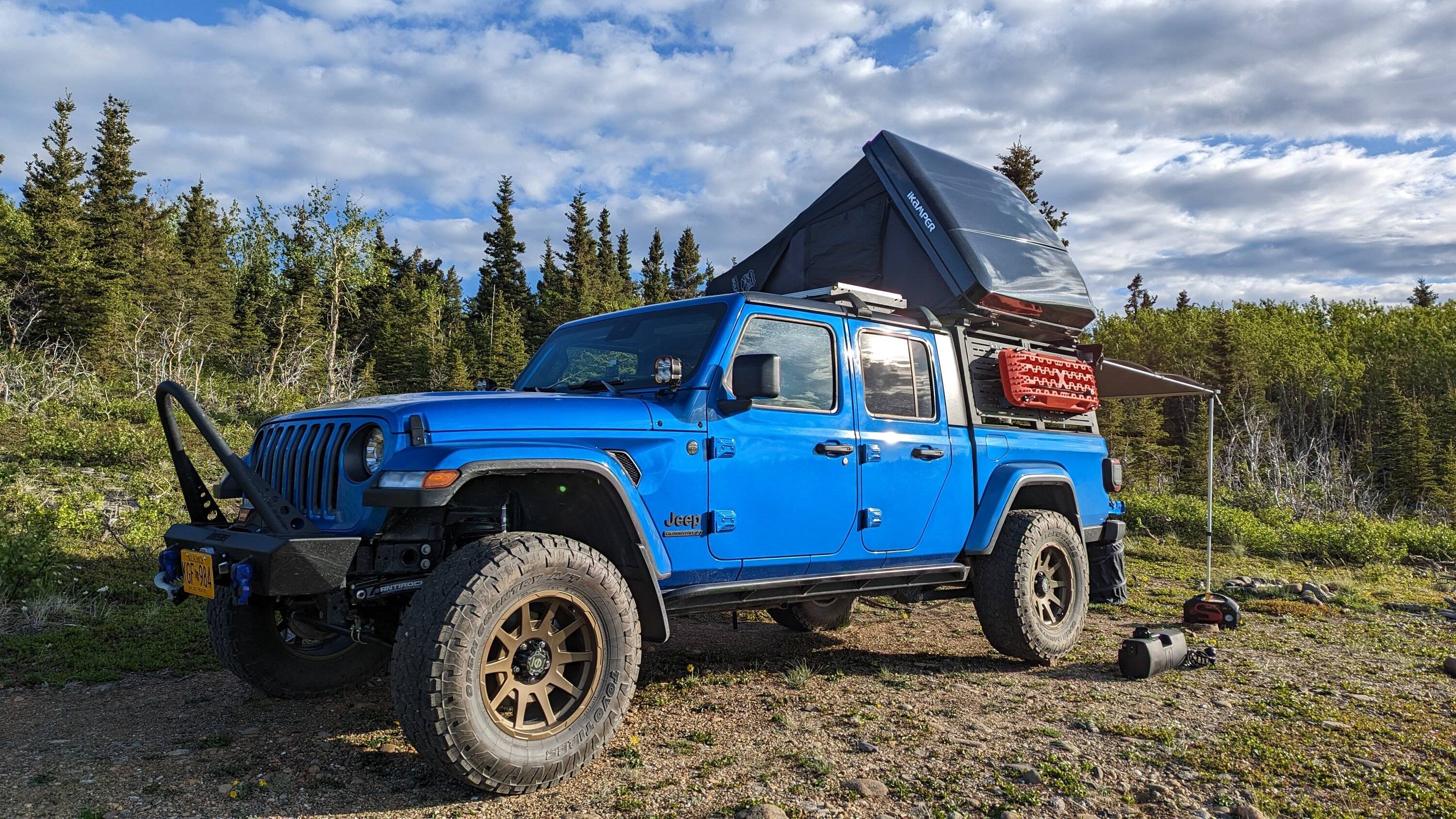Jeep Gladiator Alaska Daily Drivers: Hydro Blue 80A and Bright White JTR PXL_20230610_153501813