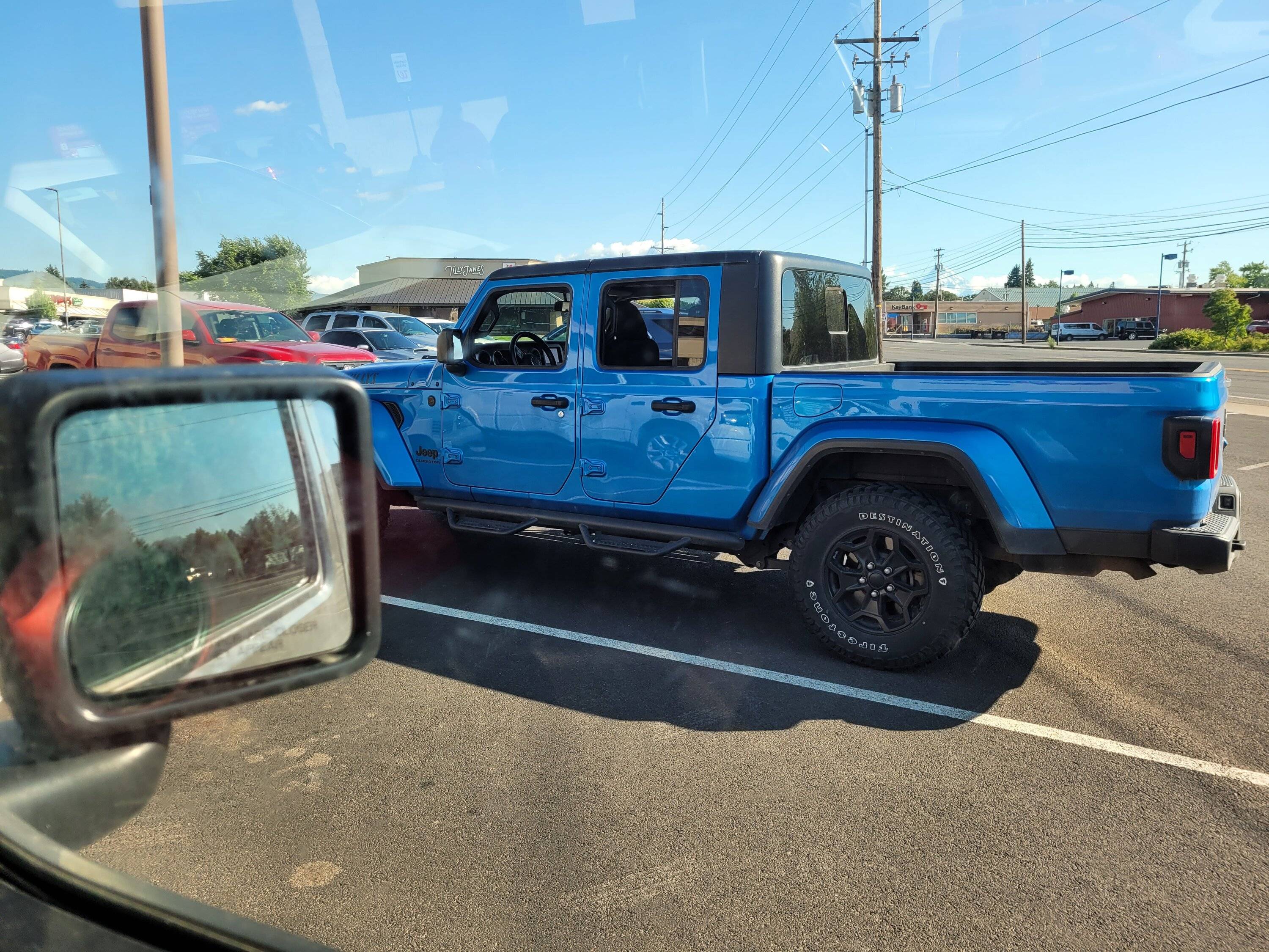 Jeep Gladiator Jeeps Parking Next To Jeeps 20230612_173709