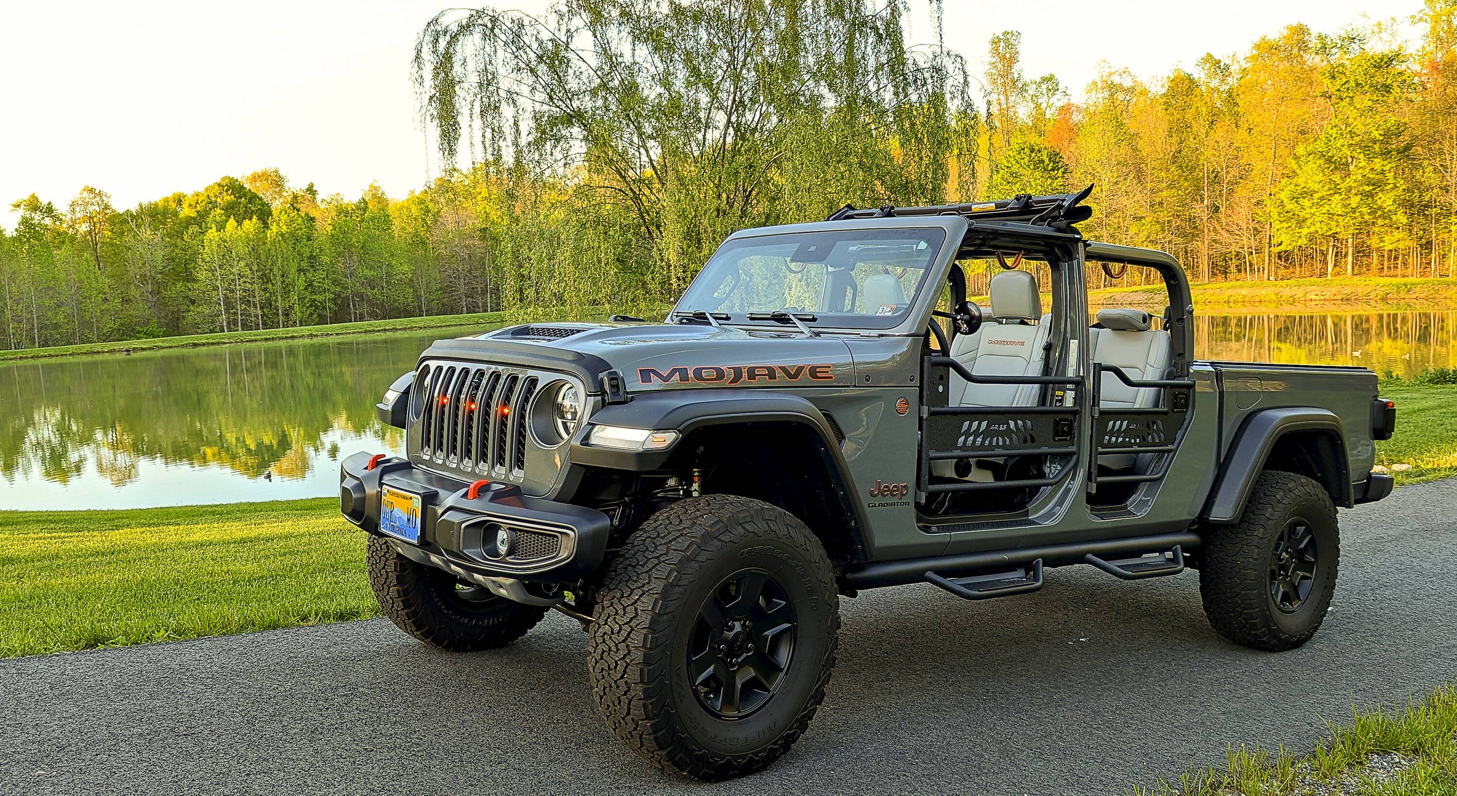 Jeep Gladiator Willys or Mojave PXL_20230413_230559878