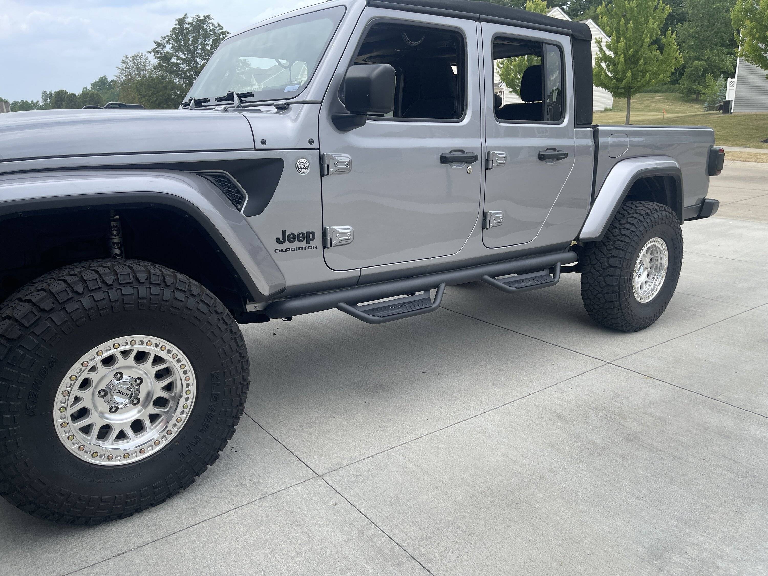 Jeep Gladiator Want to see if anyone was interested IMG_3578.JPG